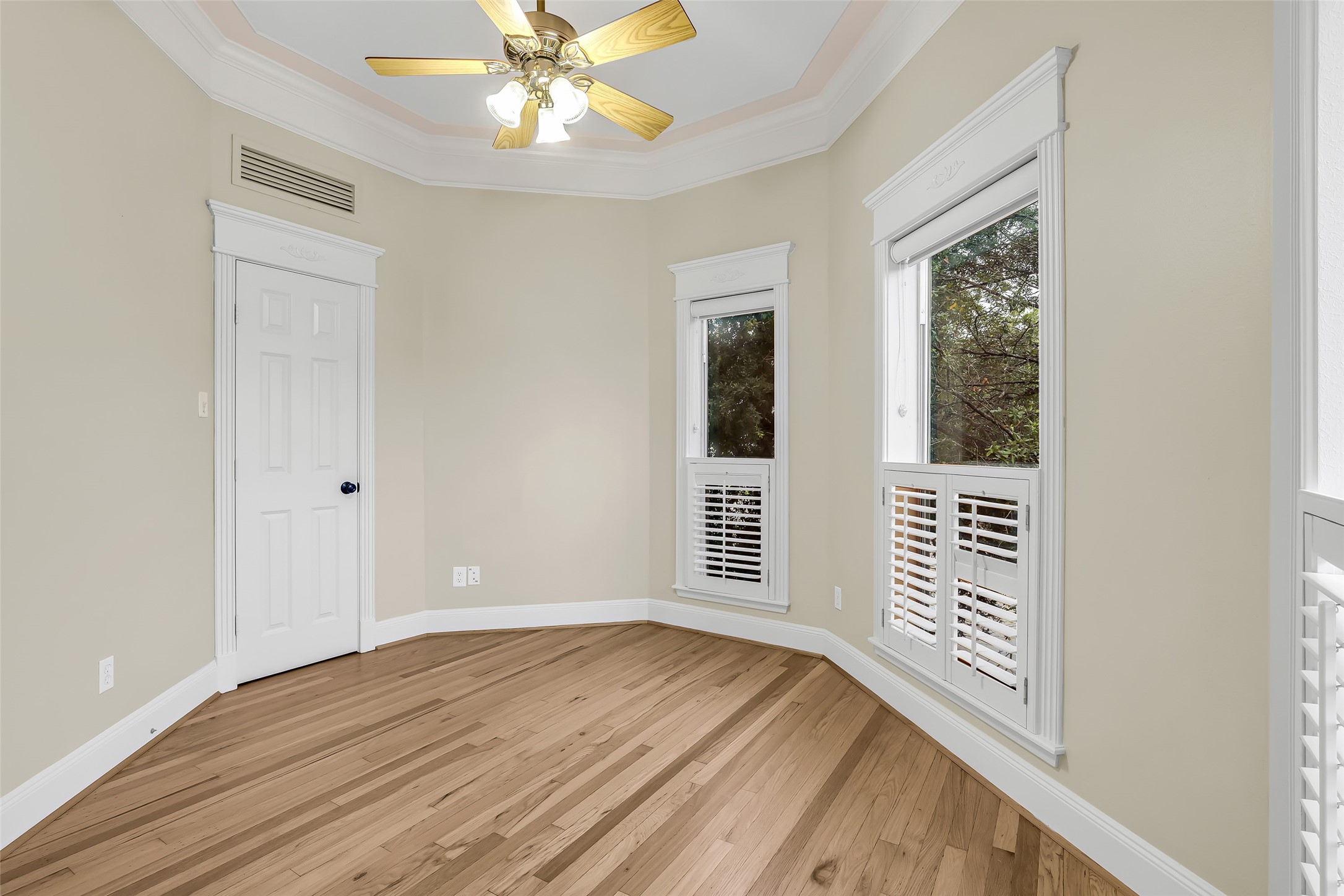  3201 White Oak Drive - 物件實景