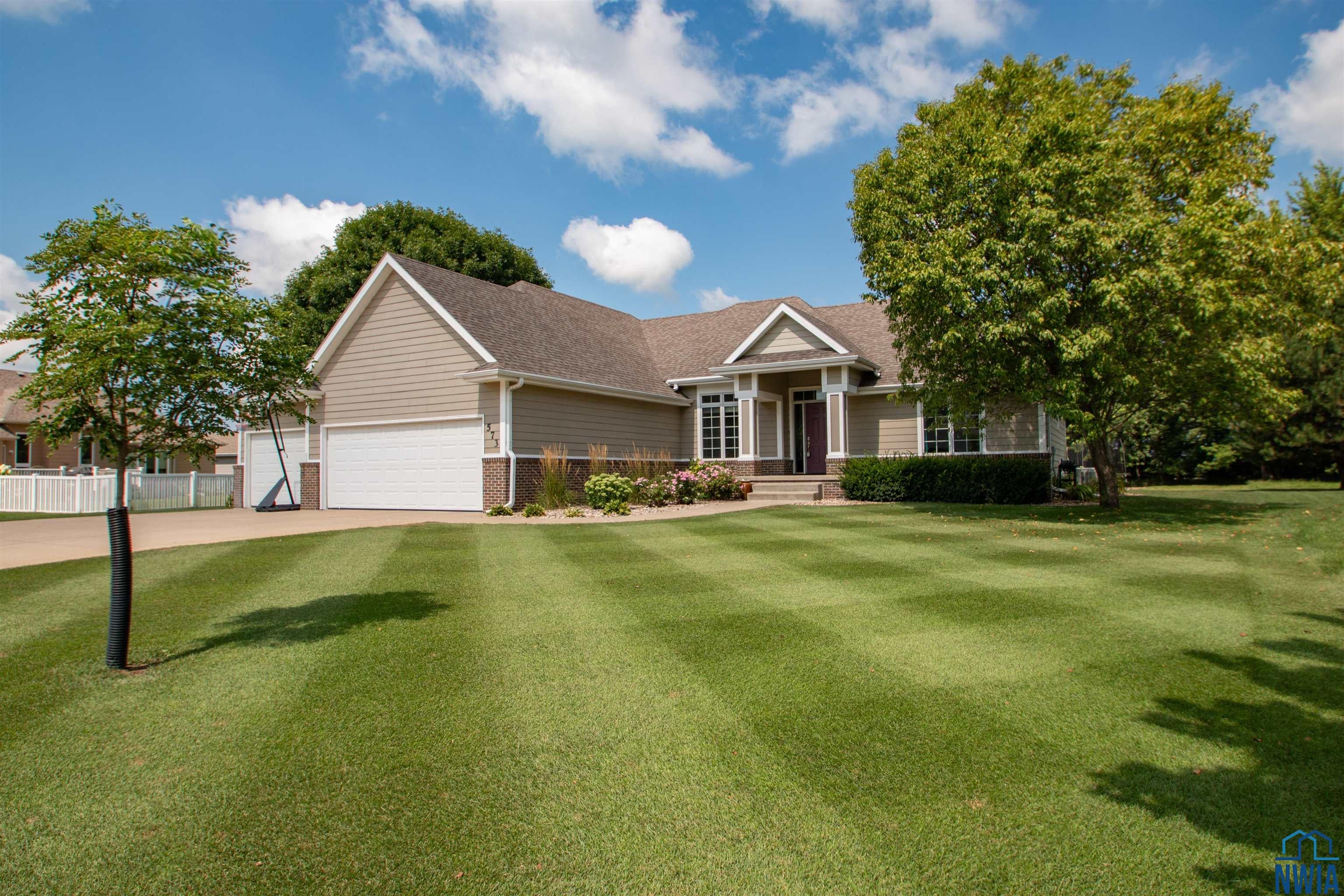 Dakota Dunes, South Dakota, 57049, United States, 4 Bedrooms Bedrooms, ,3 BathroomsBathrooms,Residential,For Sale,1979116