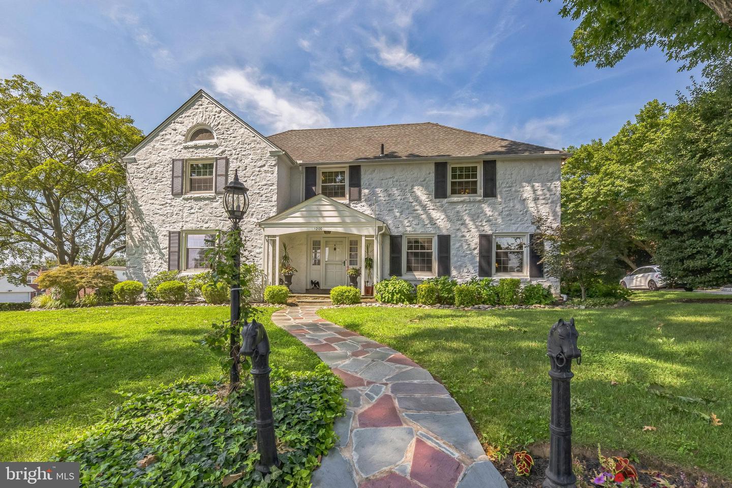 Drexel Hill, Pennsylvania, 19026, United States, 5 Bedrooms Bedrooms, ,6 BathroomsBathrooms,Residential,For Sale,1934182