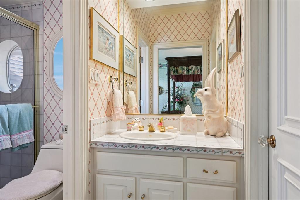 Arlington, Texas, 76013, United States, 3 Bedrooms Bedrooms, ,4 BathroomsBathrooms,Residential,For Sale,2027949