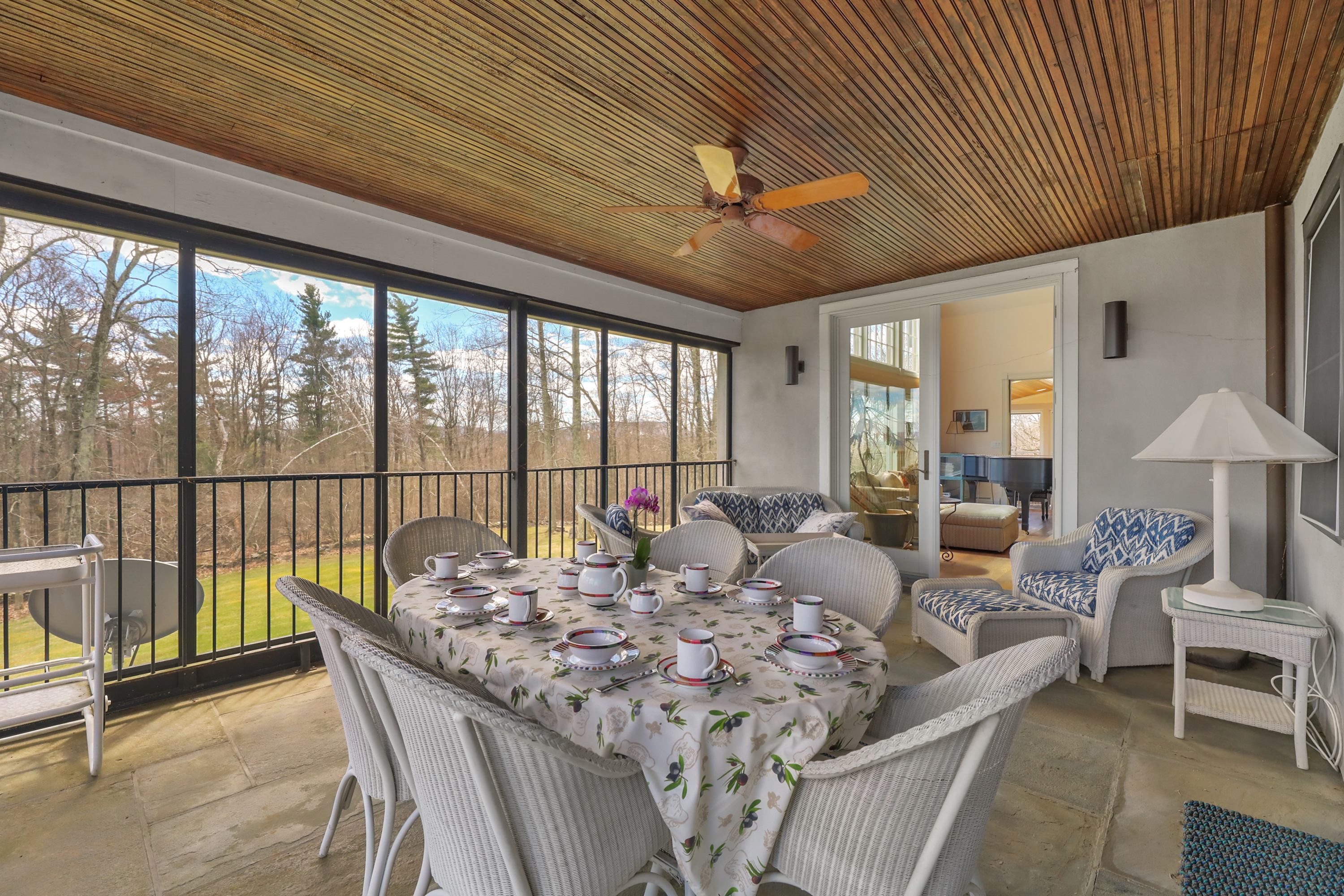  Exquisite Tudor Estate Set on 18+ Breathtaking Acres with Stunning Panoramic Vie - 物件實景