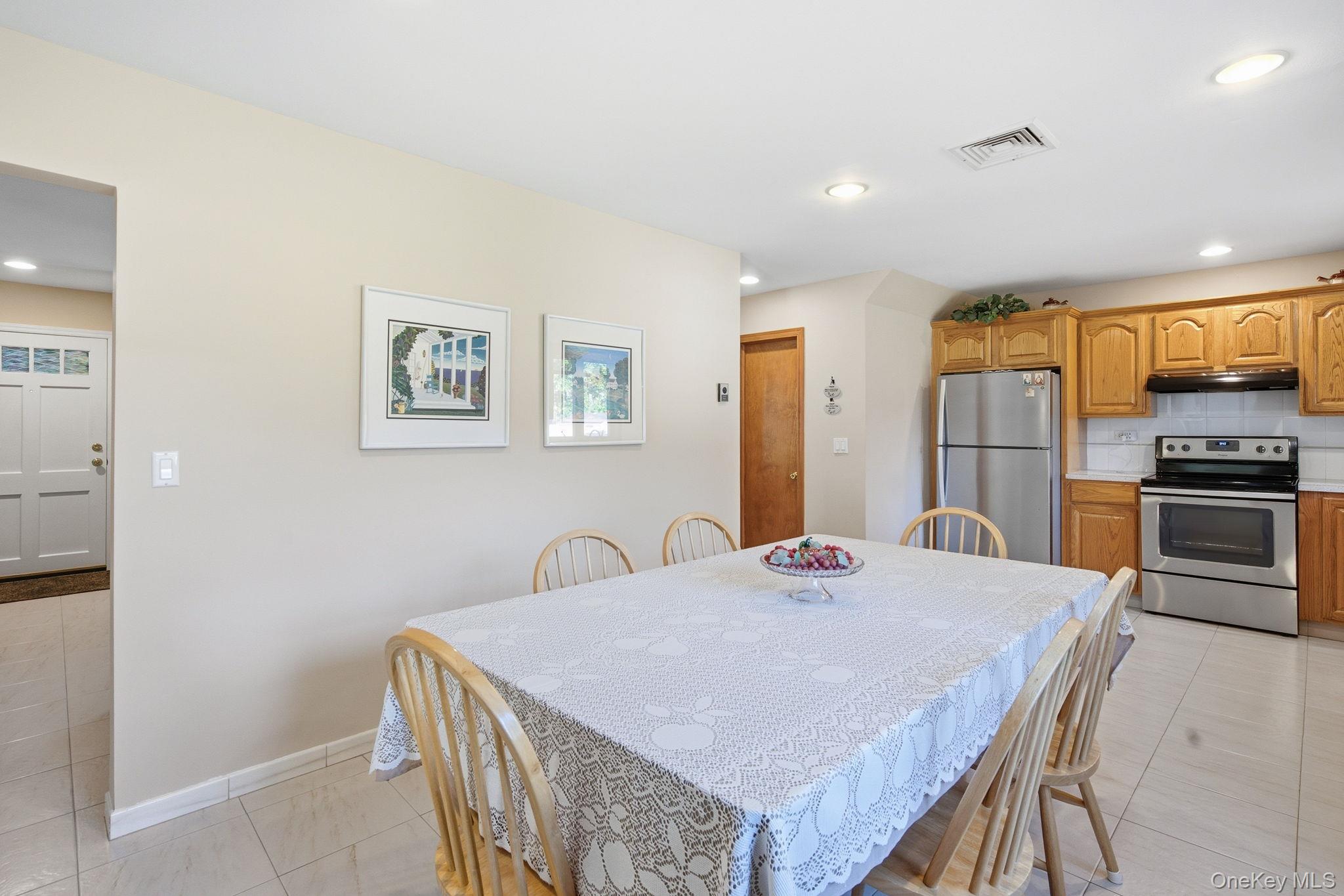  249 E 17th Street, Huntington Station, NY, 11746 - 物件實景