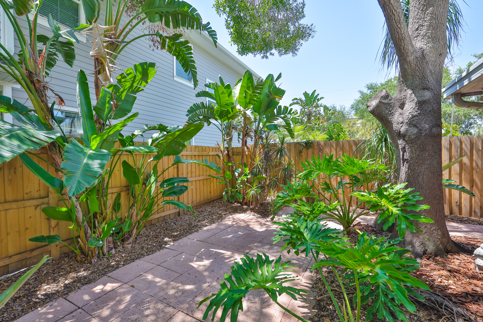 Tampa, Florida, 33629, United States, 2 Bedrooms Bedrooms, ,3 BathroomsBathrooms,Residential,For Sale,1981807