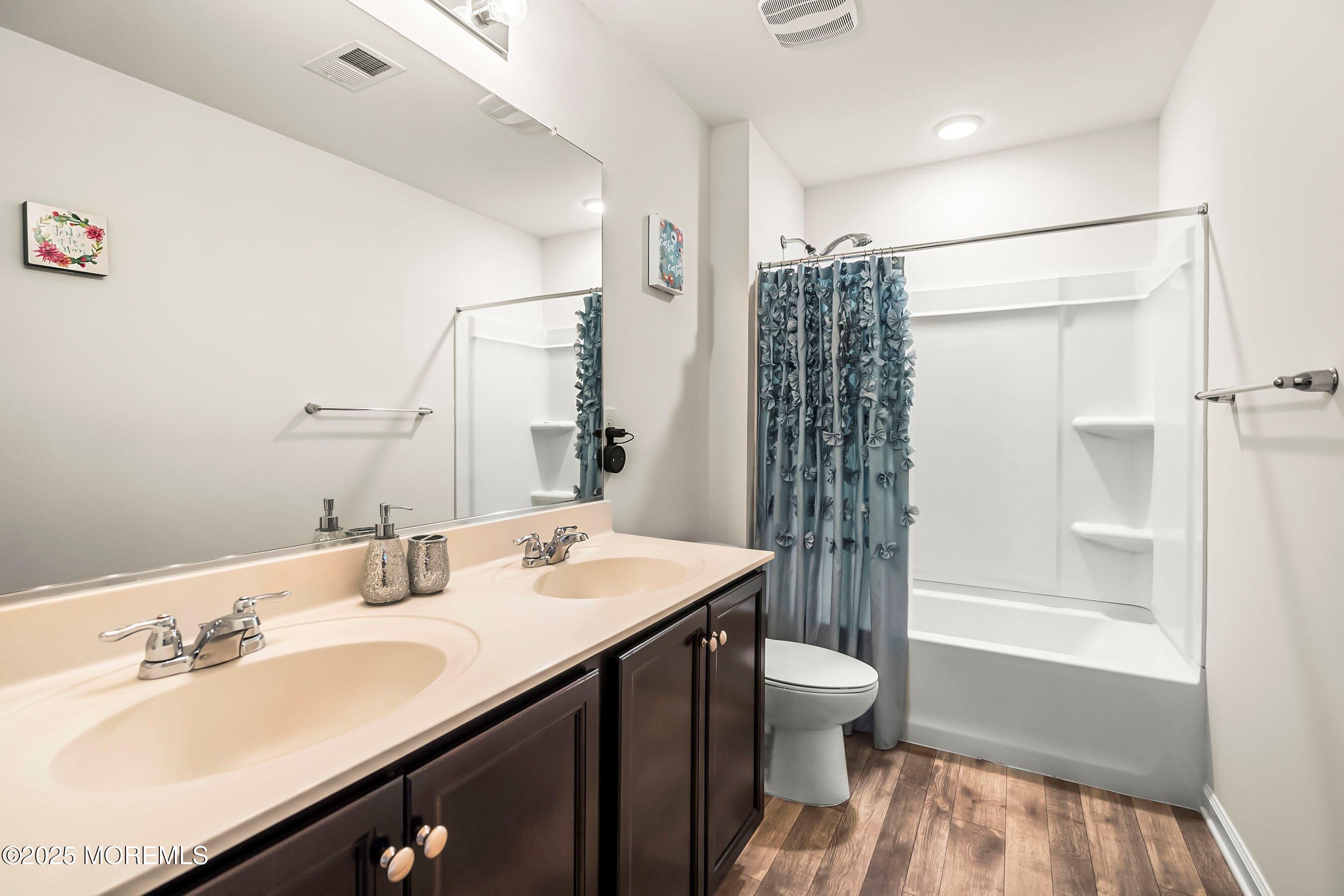 Barnegat, New Jersey, 08005, United States, 4 Bedrooms Bedrooms, ,4 BathroomsBathrooms,Residential,For Sale,1910502