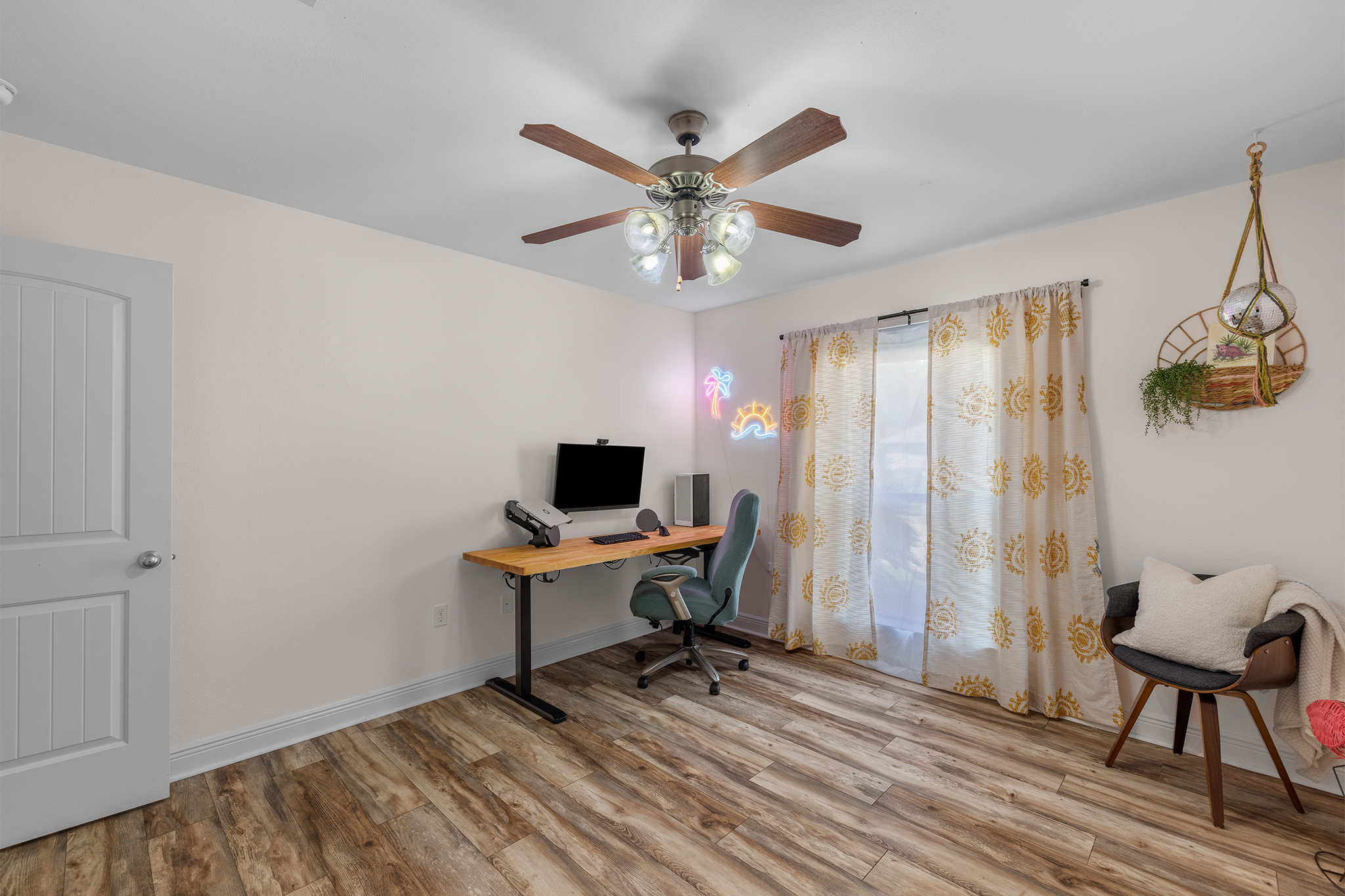  Spacious Craftsman in Summerset Estates - 物件實景