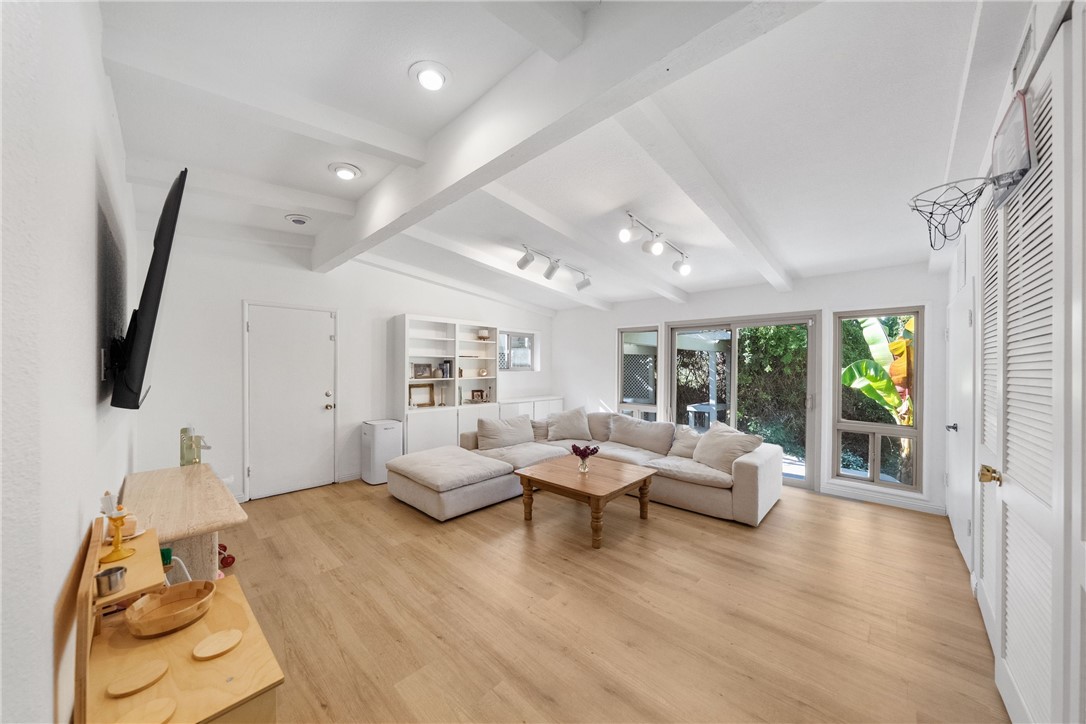 Riverside, California, 92506, United States, 3 Bedrooms Bedrooms, ,1 BathroomBathrooms,Residential,For Sale,1988084