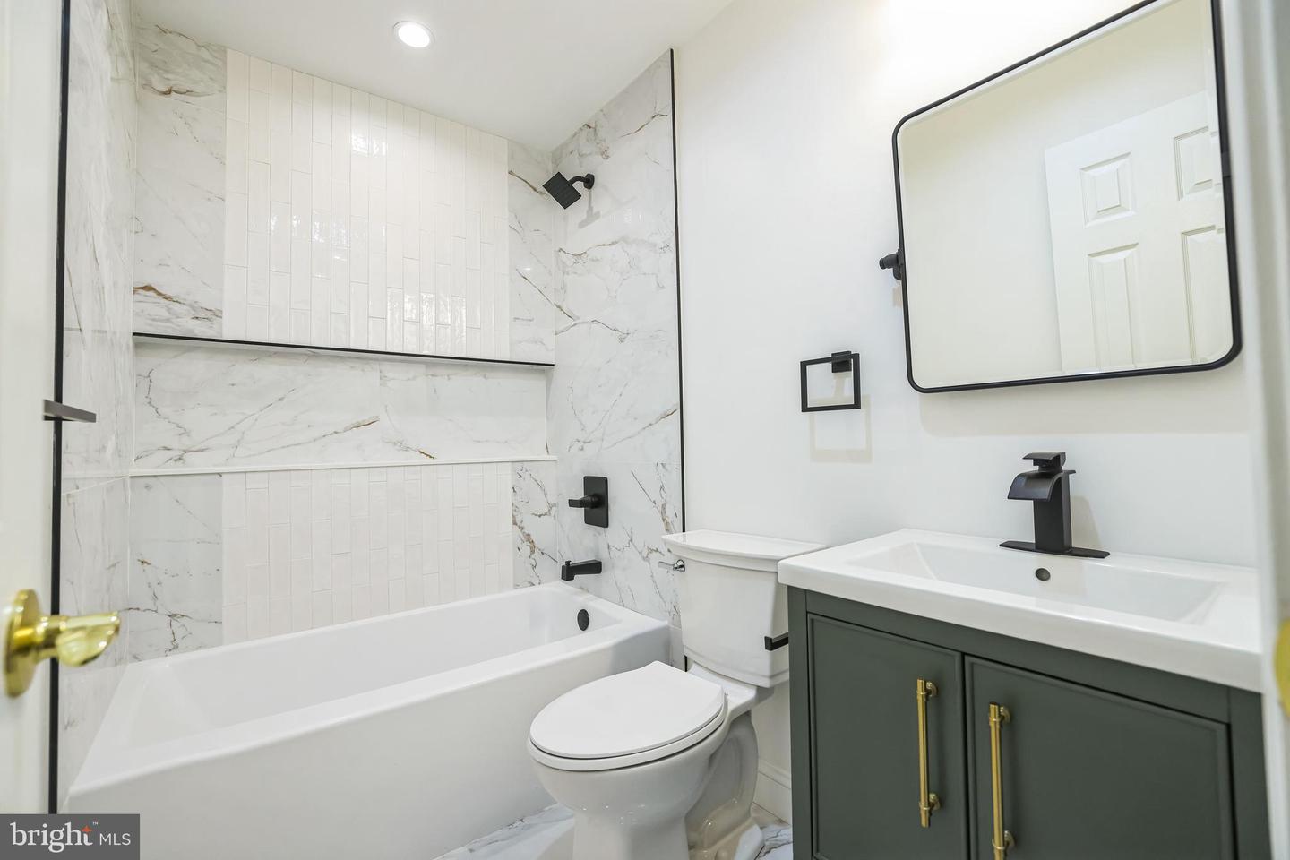 Doylestown, Pennsylvania, 18902, United States, 5 Bedrooms Bedrooms, ,4 BathroomsBathrooms,Residential,For Sale,1995567