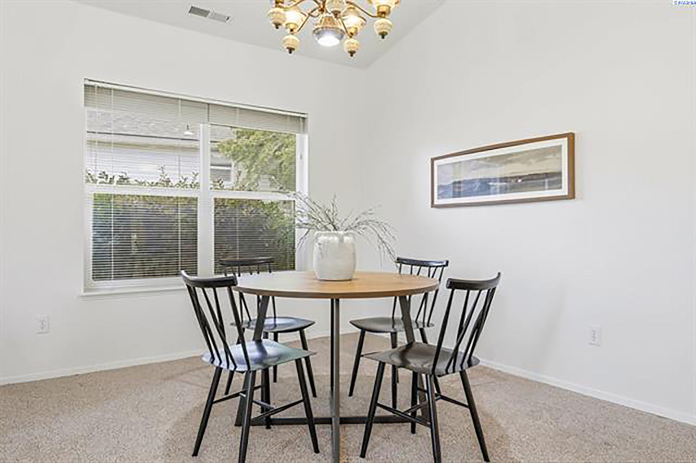  Updated home in the Village at Canyon Lakes - 物件實景