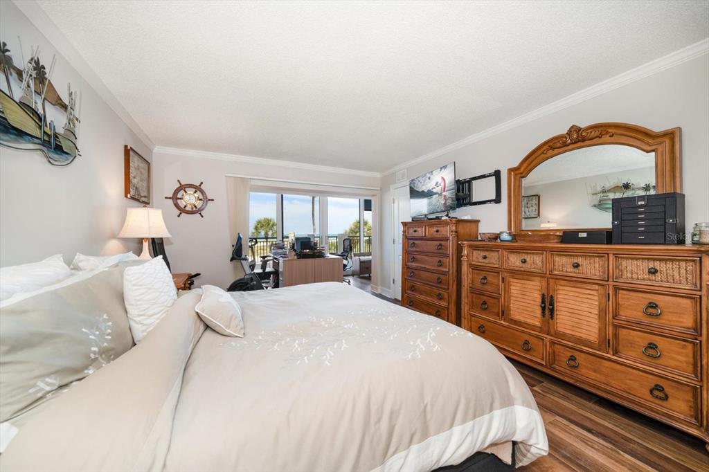 Clearwater Beach, Florida, 33767, United States, 2 Bedrooms Bedrooms, ,2 BathroomsBathrooms,Residential,For Sale,1912090