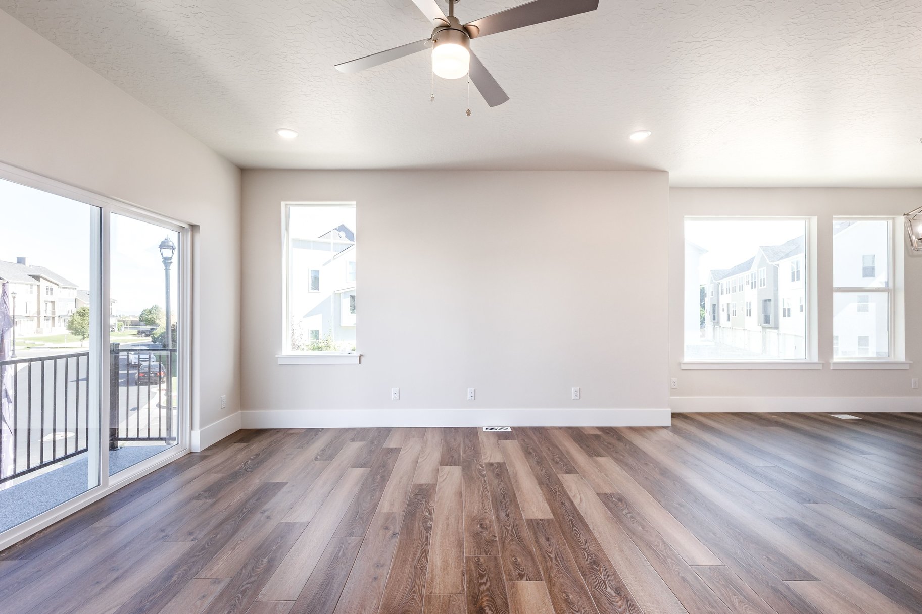 End-Unit Manhattan Floor Plan at The Ridge at Spanish - 物件實景