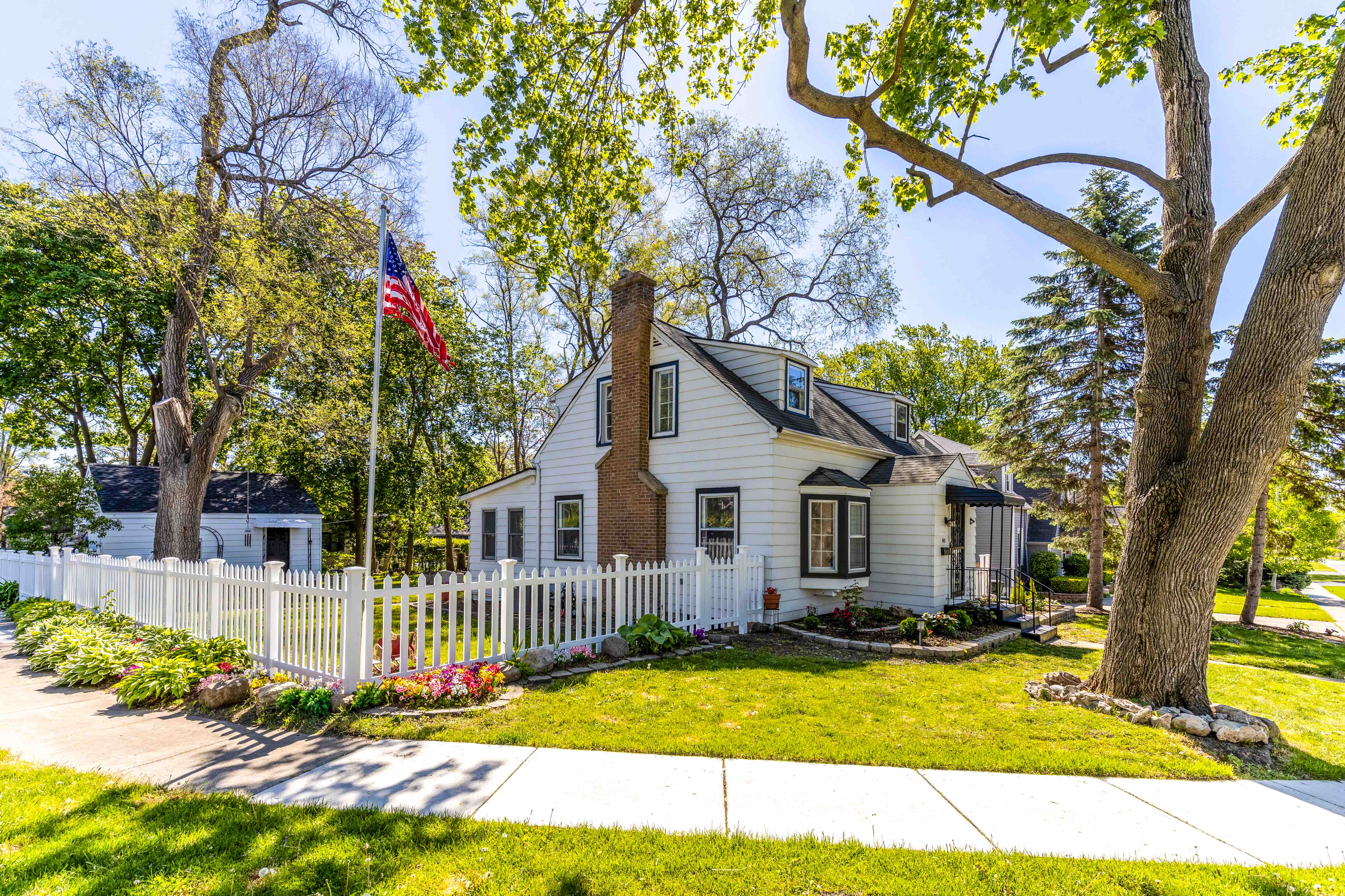  Vintage Charmer on a Perfect Corner Lot - 物件實景