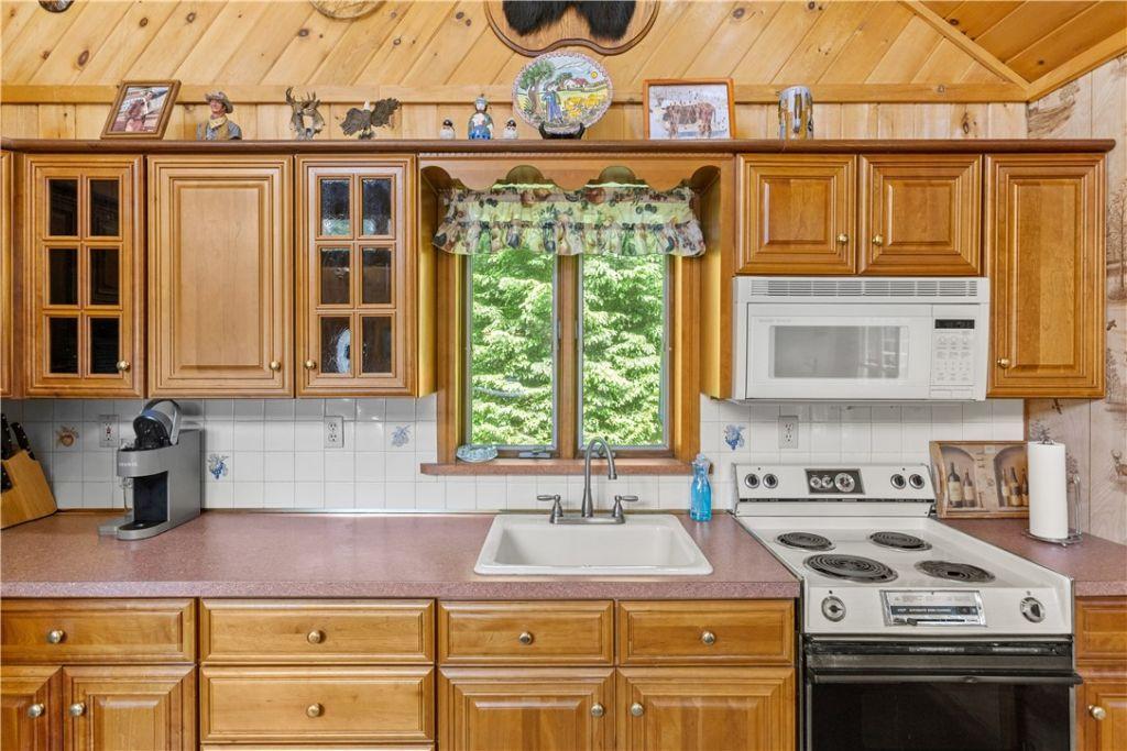 New Kingston, New York, 12459, United States, 2 Bedrooms Bedrooms, ,1 BathroomBathrooms,Residential,For Sale,1856509