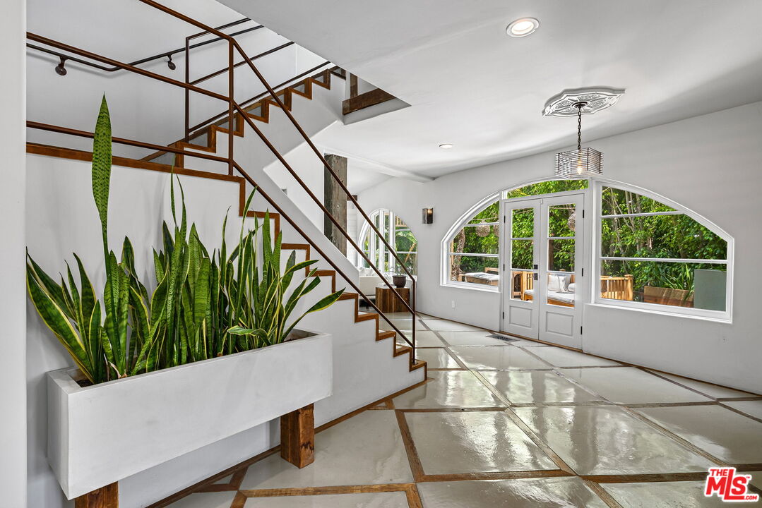 Los Angeles, California, 90069, United States, 4 Bedrooms Bedrooms, ,4 BathroomsBathrooms,Residential,For Sale,1911596