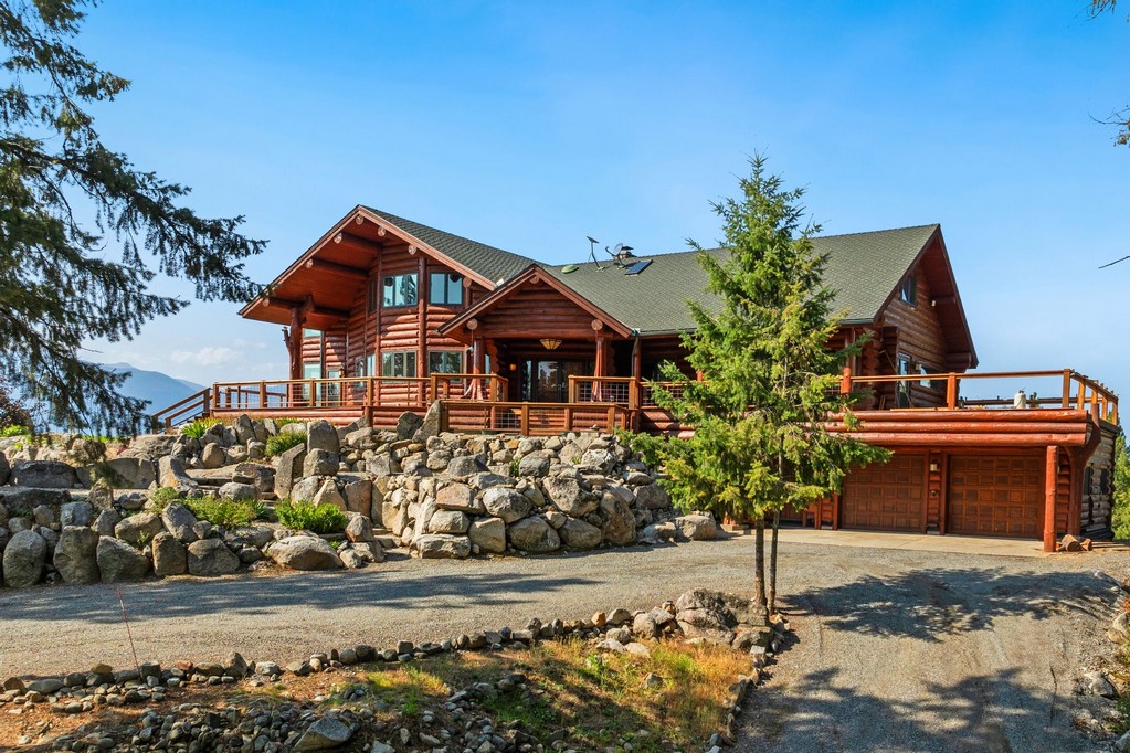 Bonners Ferry, Idaho, 83805, United States, 3 Bedrooms Bedrooms, ,4 BathroomsBathrooms,Residential,For Sale,1984473