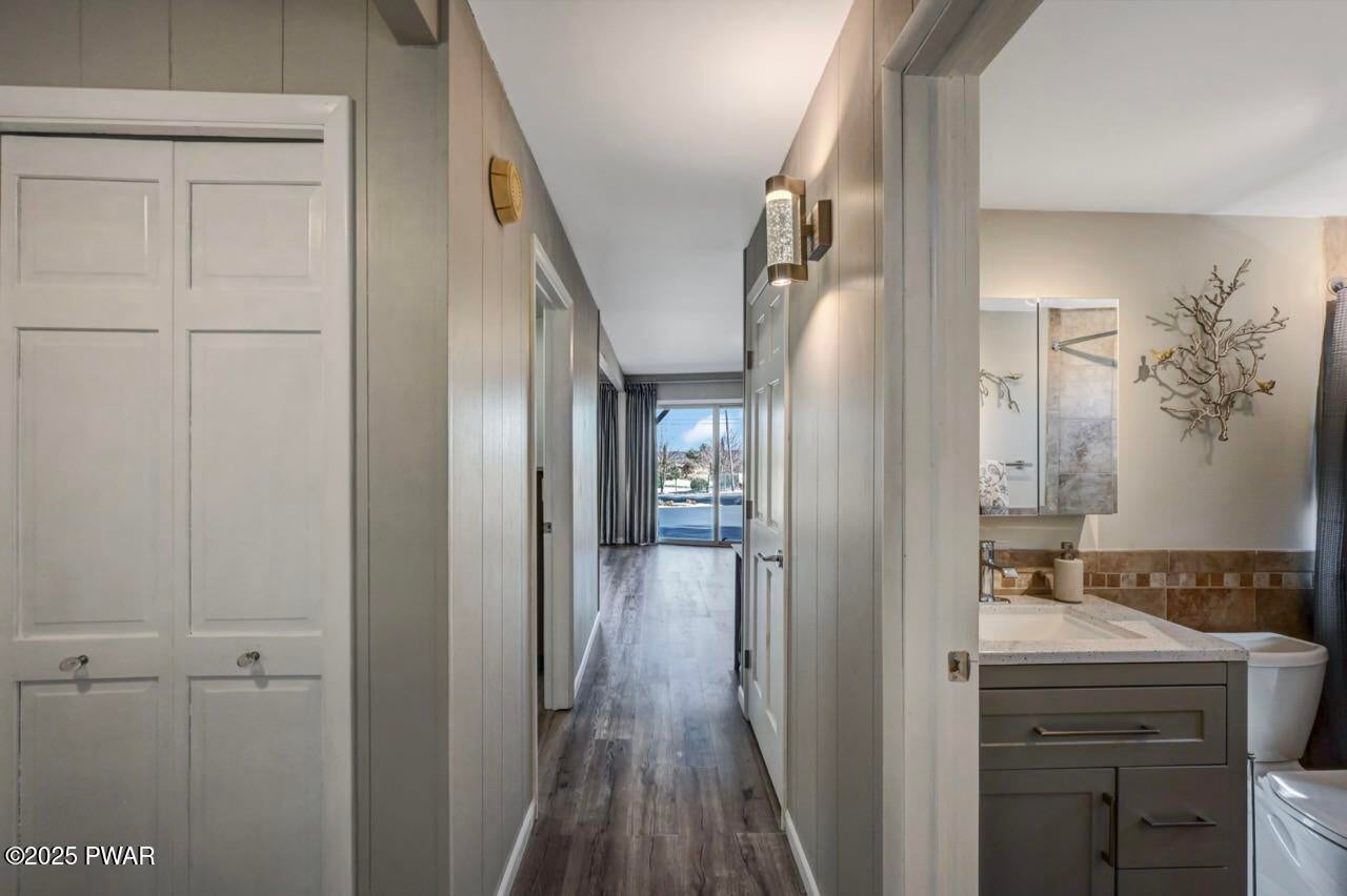 Lords Valley, Pennsylvania, 18428, United States, 4 Bedrooms Bedrooms, ,2 BathroomsBathrooms,Residential,For Sale,2005448