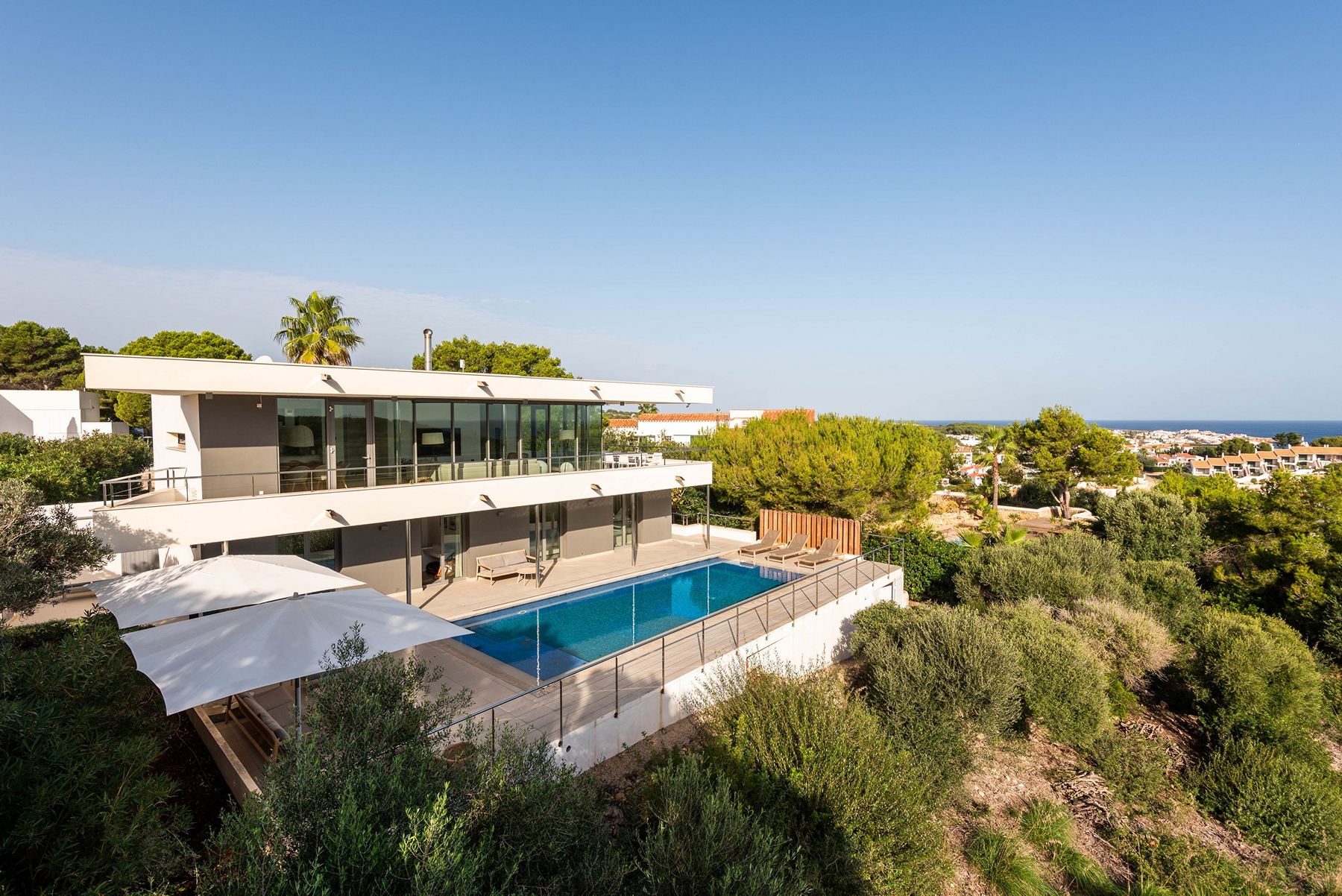  Exclusive modern villa with unique views of the port of Addaia, Menorca - 物件實景