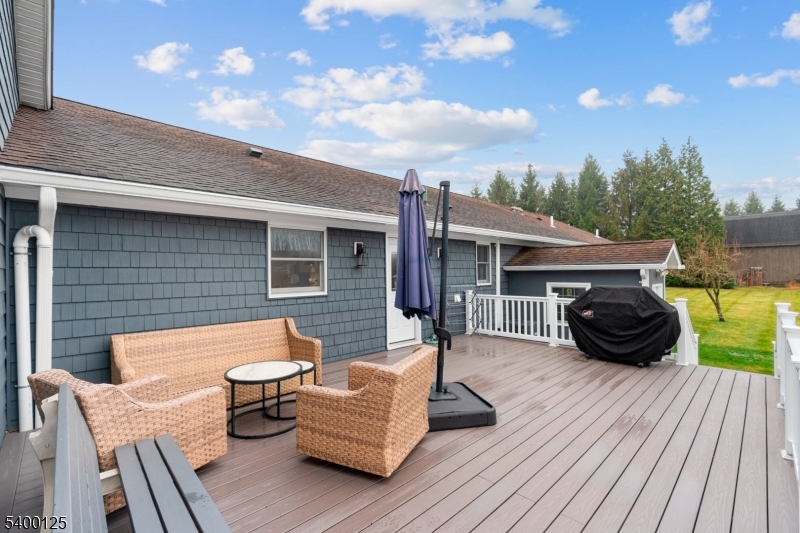 Mount Olive Twp., New Jersey, 07828, United States, 5 Bedrooms Bedrooms, ,3 BathroomsBathrooms,Residential,For Sale,2001791