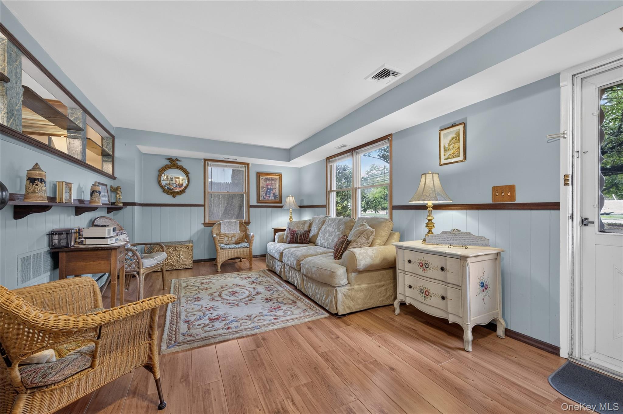  190 Oakwood Road, Huntington Station, NY, 11746 - 物件實景