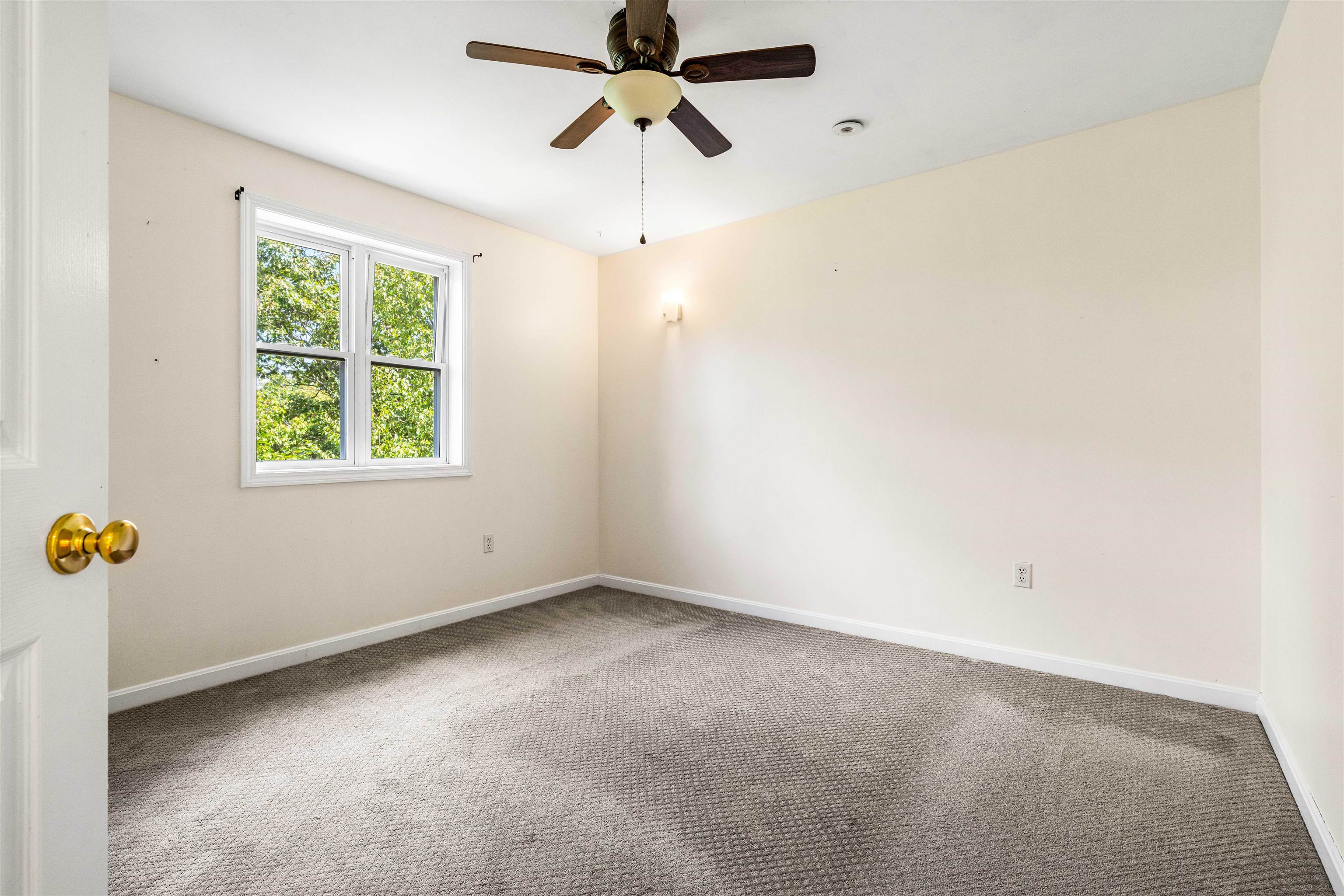 Dunbarton, New Hampshire, 03046, United States, 4 Bedrooms Bedrooms, ,3 BathroomsBathrooms,Residential,For Sale,1916855