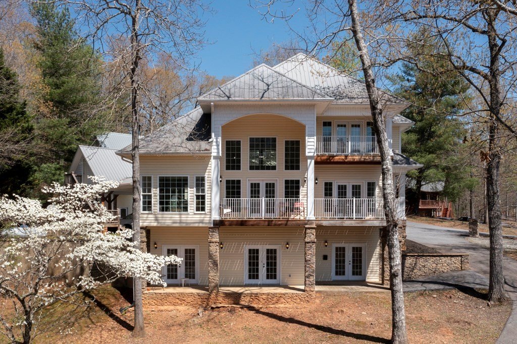 Hayesville, North Carolina, 28904, United States, 4 Bedrooms Bedrooms, ,4 BathroomsBathrooms,Residential,For Sale,1758392
