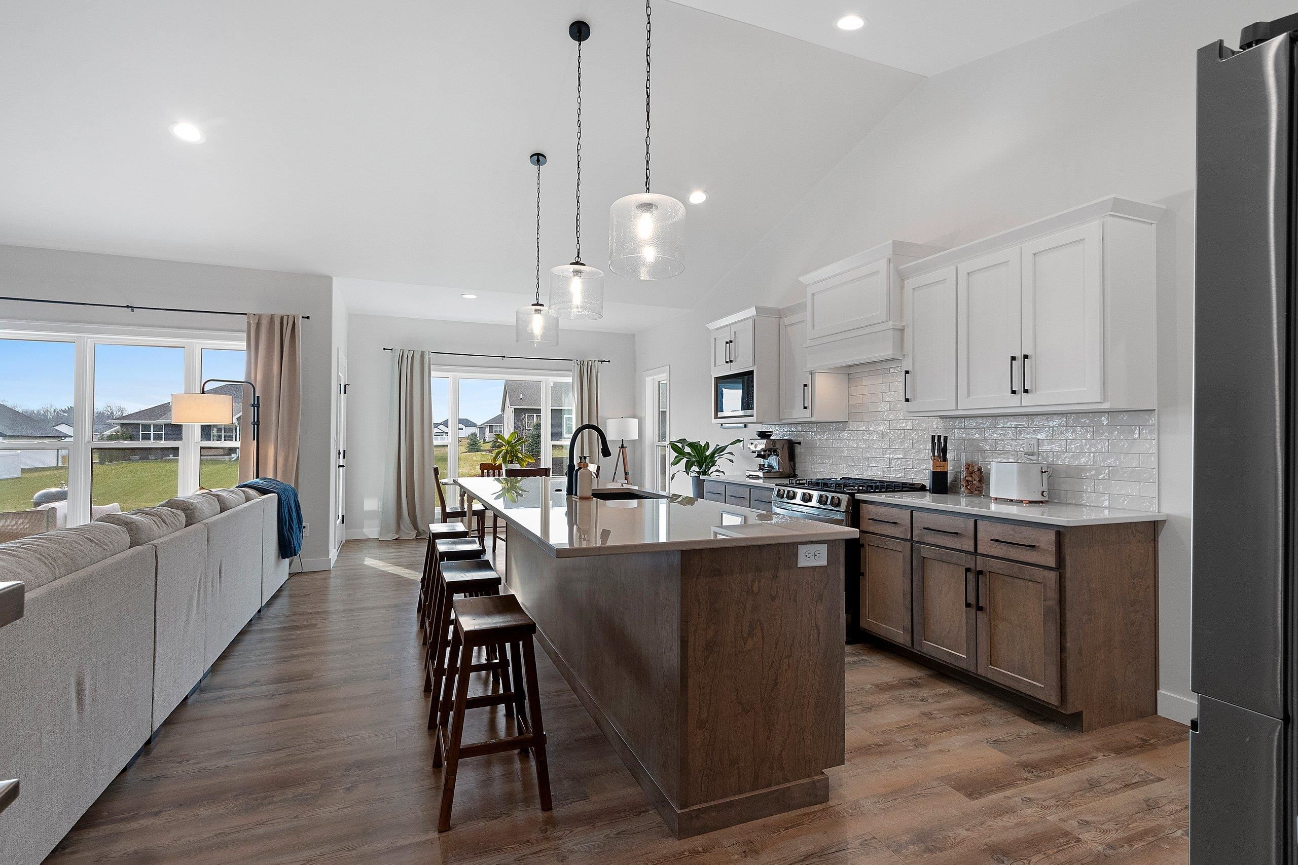 SUAMICO, Wisconsin, 54313, United States, 5 Bedrooms Bedrooms, ,4 BathroomsBathrooms,Residential,For Sale,2000952