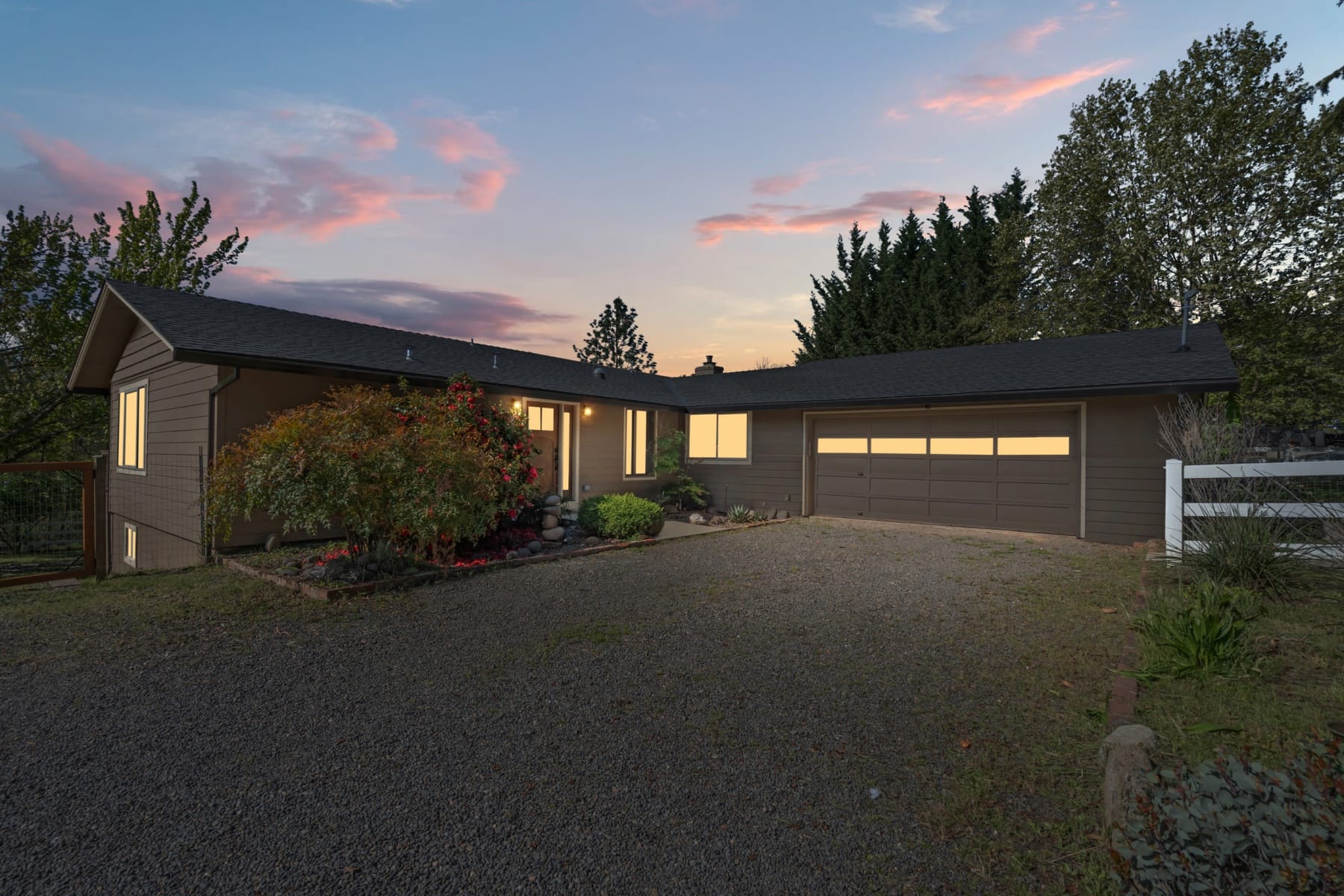  3583 Ross Lane Central Point, OR 97502 - 物件實景