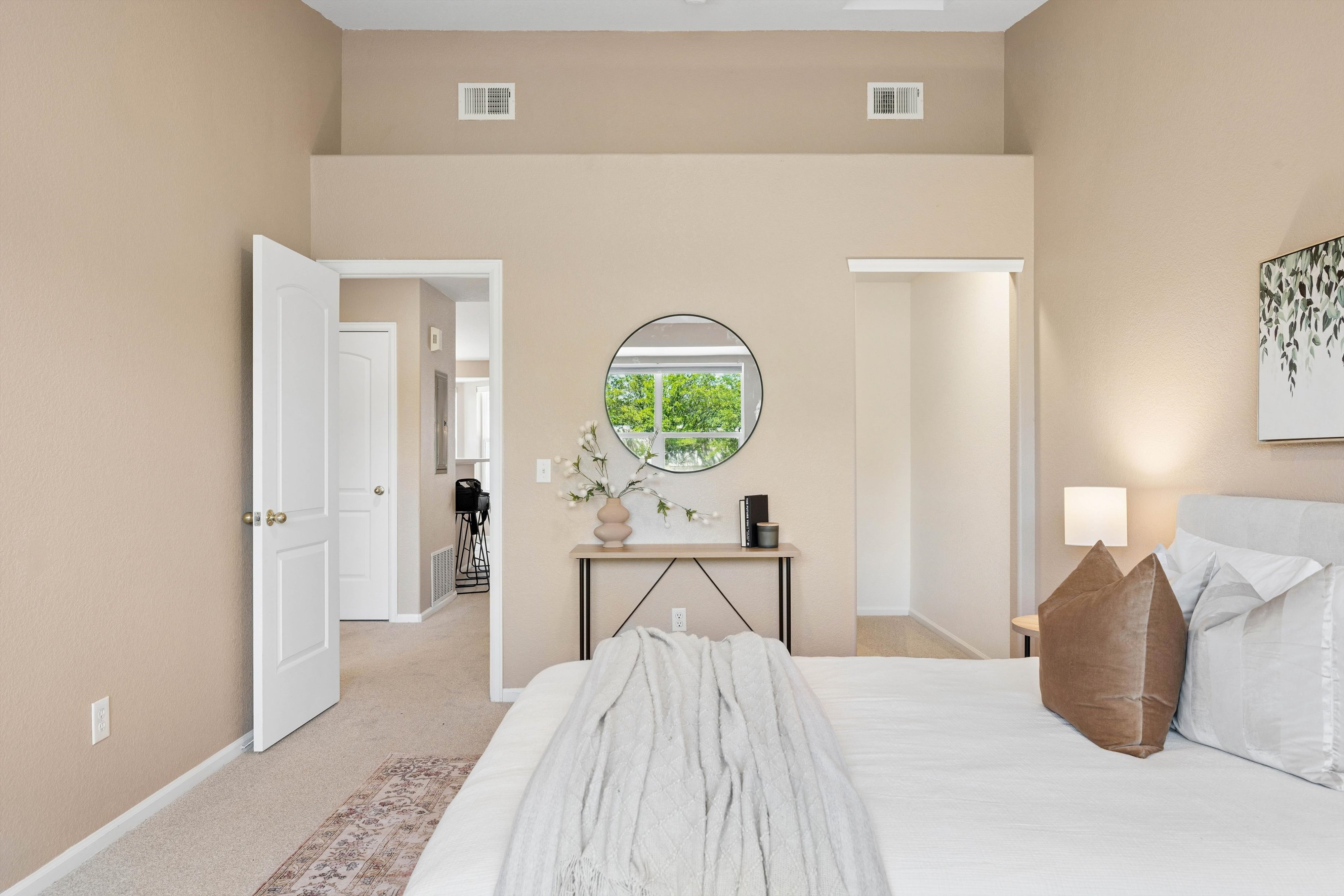  Refreshed, Move-in Ready, And Priced With The Market In Mind - 物件實景