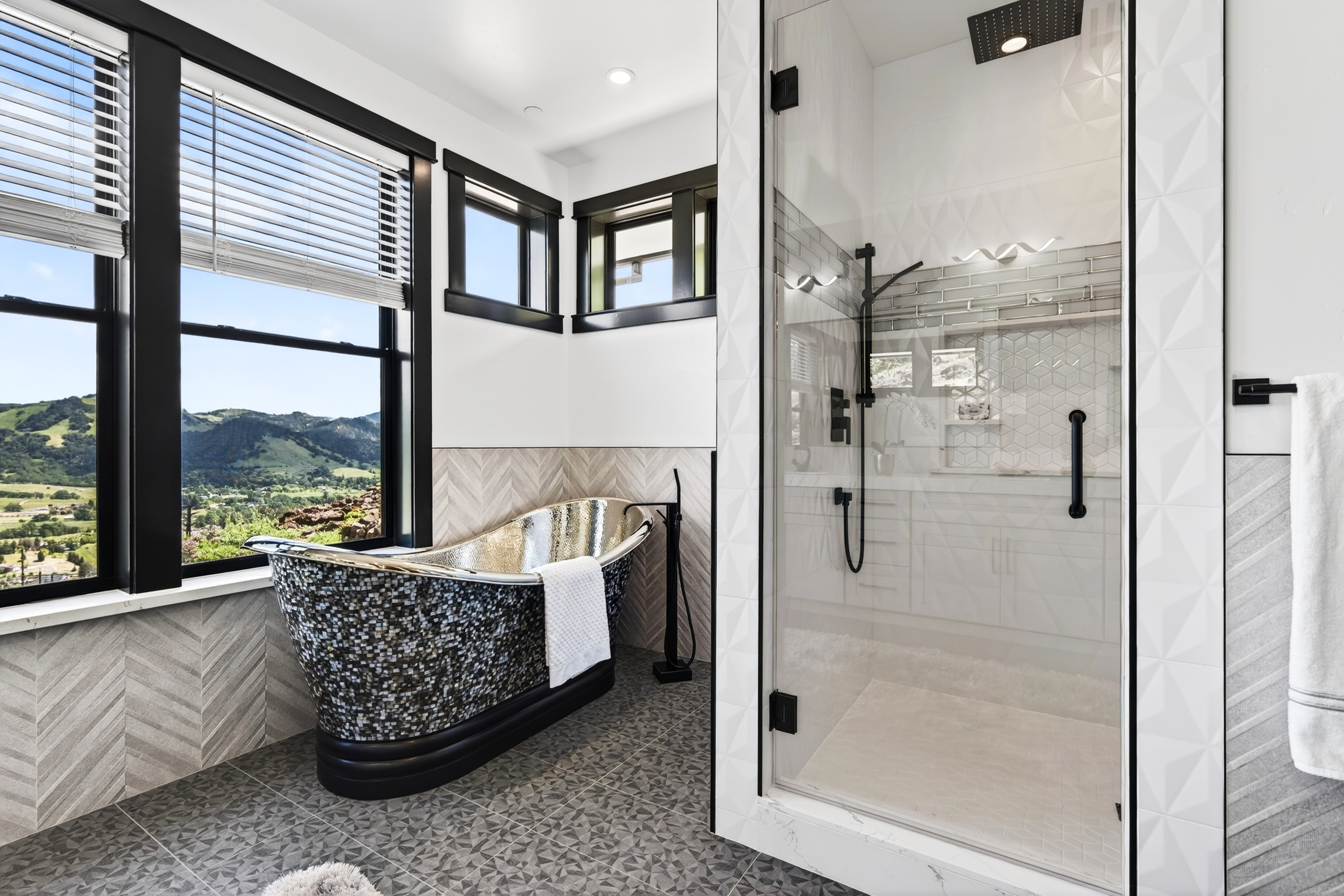  Stunning New Build - 物件實景