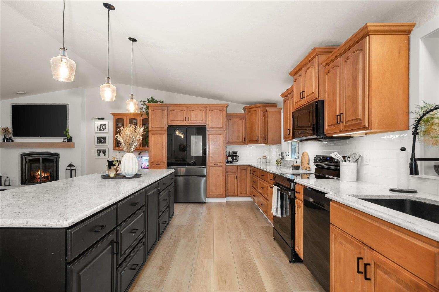 Colbert, Washington, 99005, United States, 5 Bedrooms Bedrooms, ,3 BathroomsBathrooms,Residential,For Sale,1998044