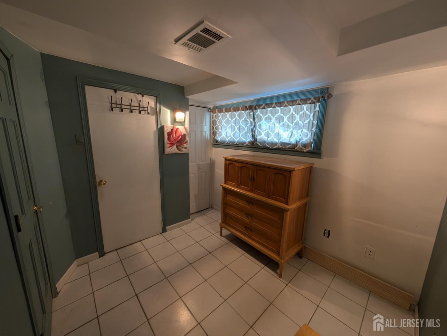 Old Bridge, New Jersey, 08857, United States, 3 Bedrooms Bedrooms, ,2 BathroomsBathrooms,Residential,For Sale,1849014