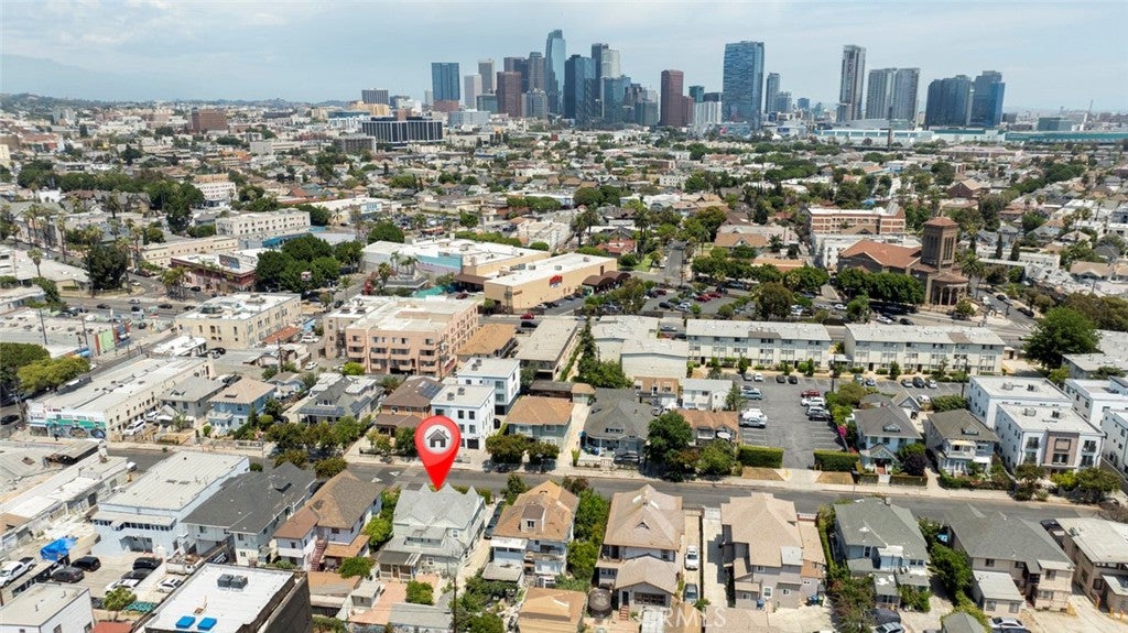Los Angeles, California, 90006, United States, 5 Bedrooms Bedrooms, ,2 BathroomsBathrooms,Residential,For Sale,1940341
