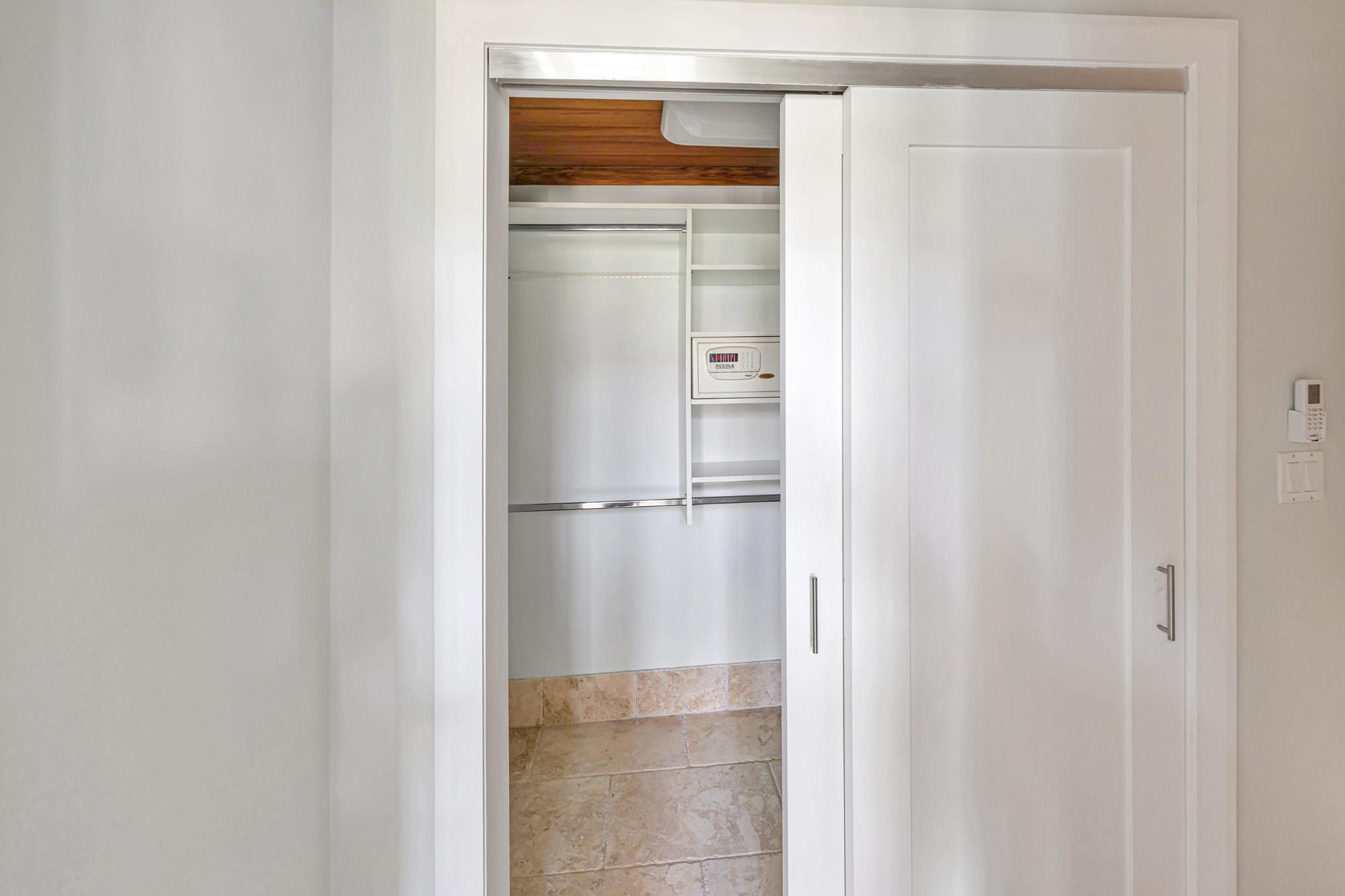 Governors Harbour, Eleuthera, BS, 4 Bedrooms Bedrooms, ,4 BathroomsBathrooms,Residential,For Sale,1991339