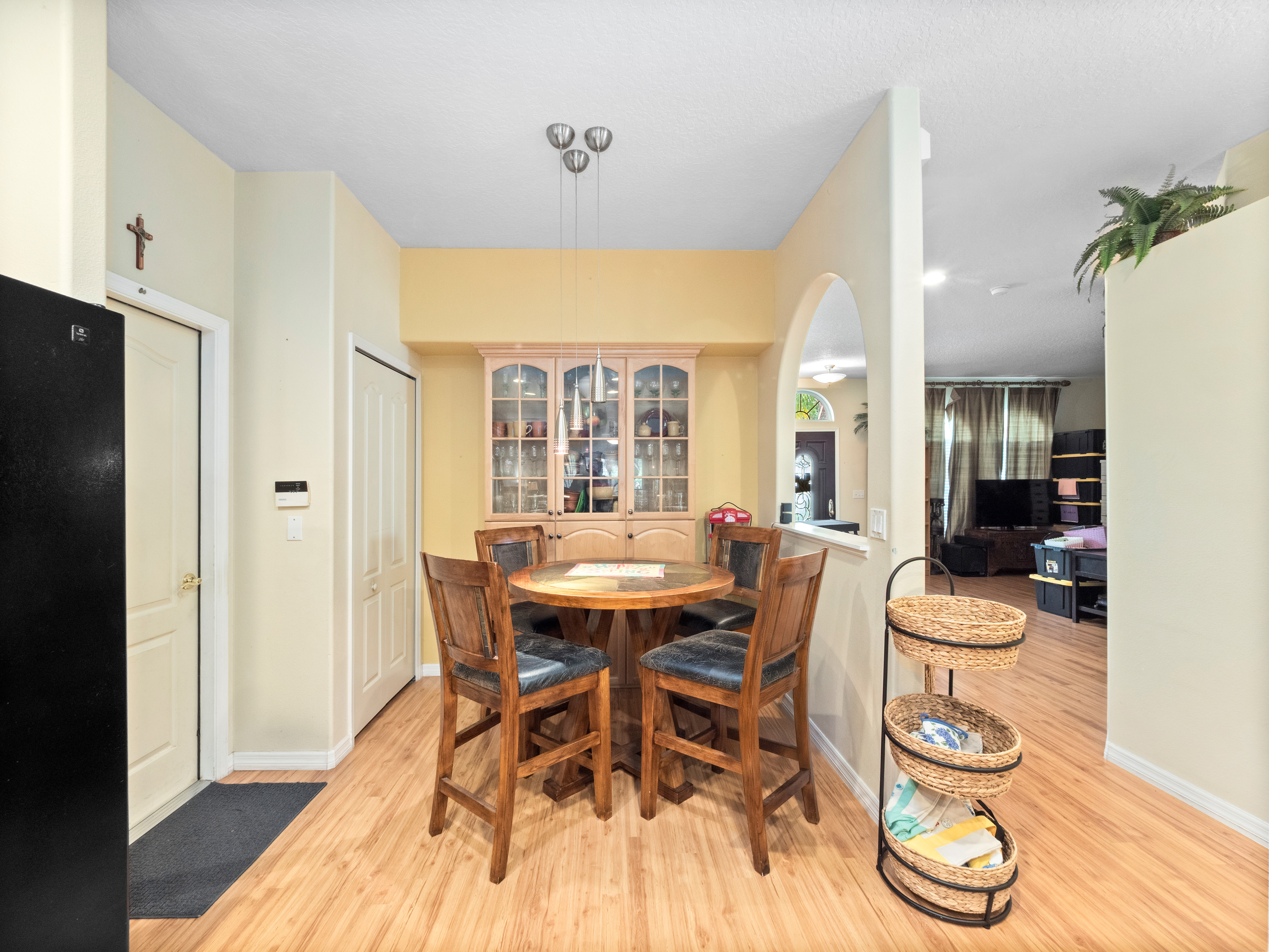 Winter Garden, Florida, 34787, United States, 4 Bedrooms Bedrooms, ,2 BathroomsBathrooms,Residential,For Sale,1915487