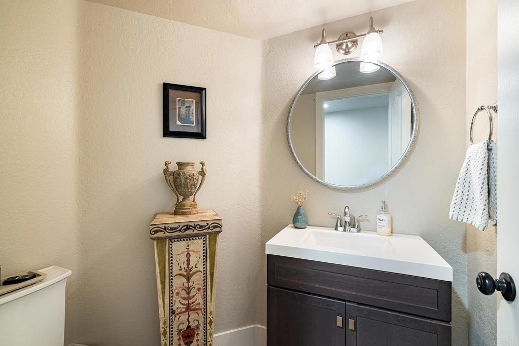 Simi Valley, California, 93065, United States, 3 Bedrooms Bedrooms, ,3 BathroomsBathrooms,Residential,For Sale,1883421