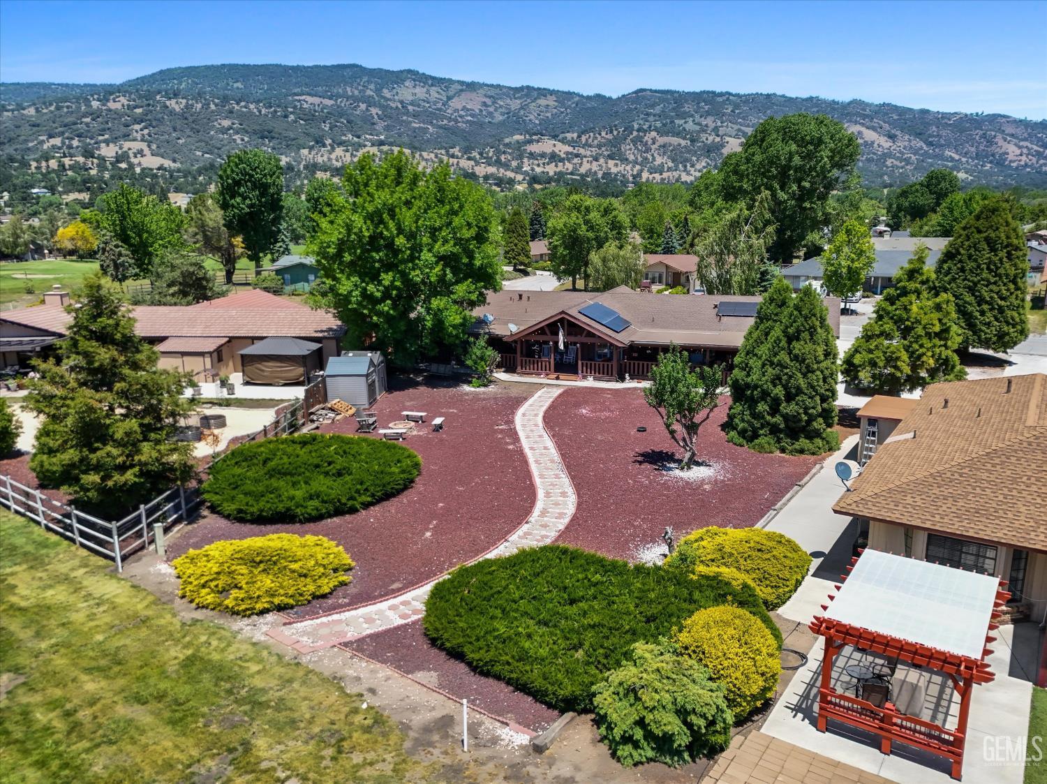 Tehachapi, California, 93561, United States, 3 Bedrooms Bedrooms, ,2 BathroomsBathrooms,Residential,For Sale,2049487