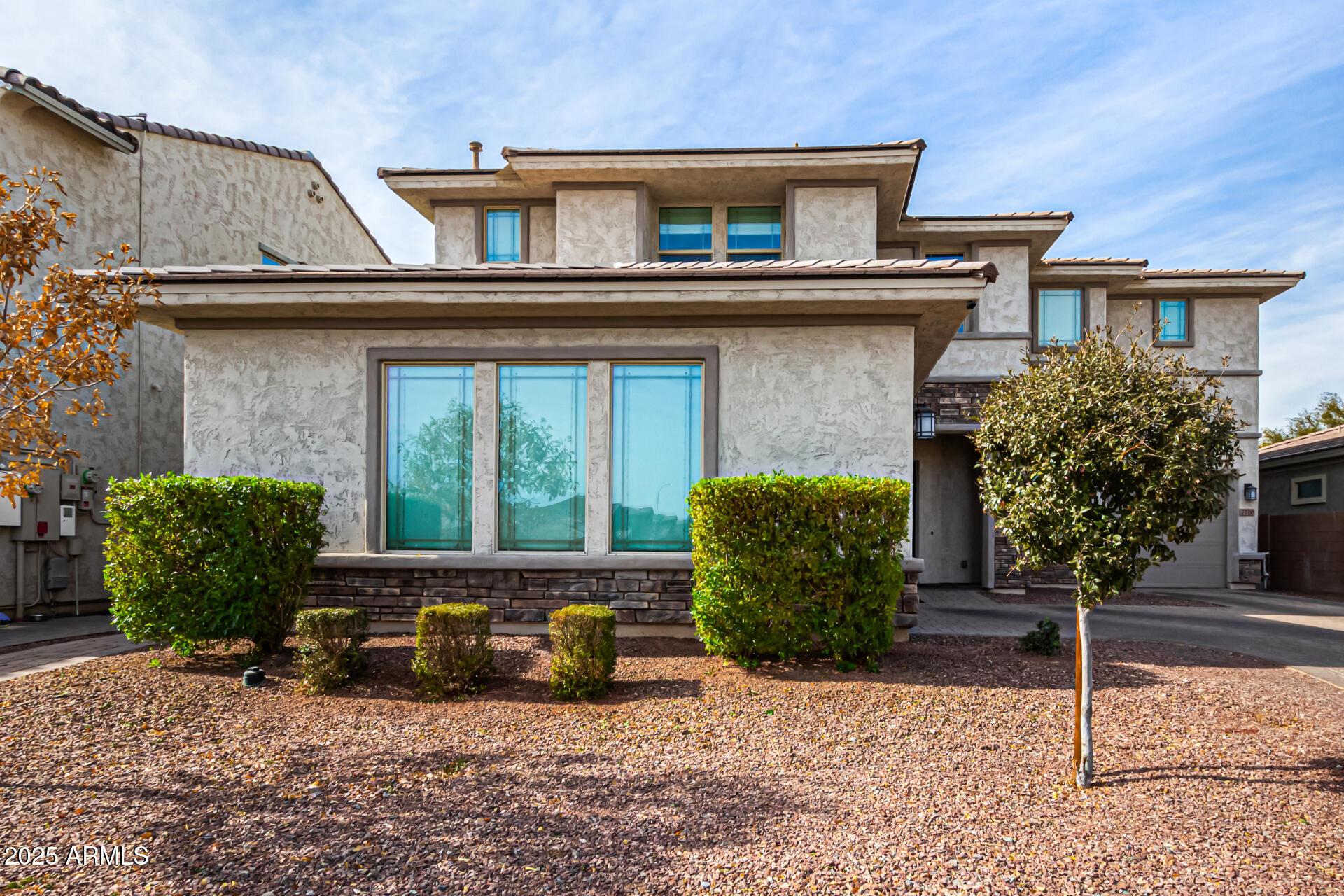 Glendale, Arizona, 85305, United States, 4 Bedrooms Bedrooms, ,5 BathroomsBathrooms,Residential,For Sale,1881067