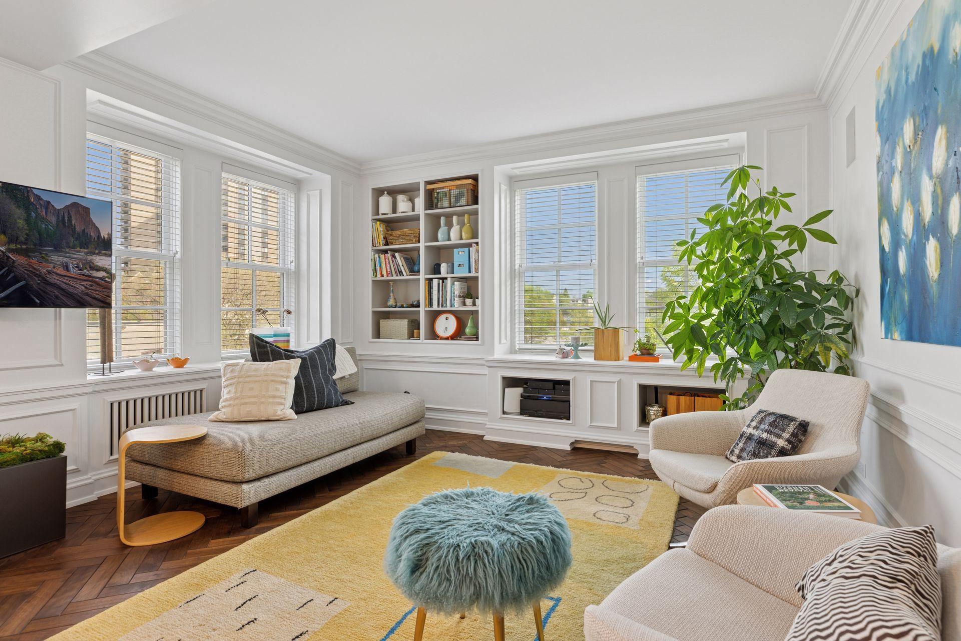 Minneapolis, Minnesota, 55403, United States, 2 Bedrooms Bedrooms, ,2 BathroomsBathrooms,Residential,For Sale,1926216