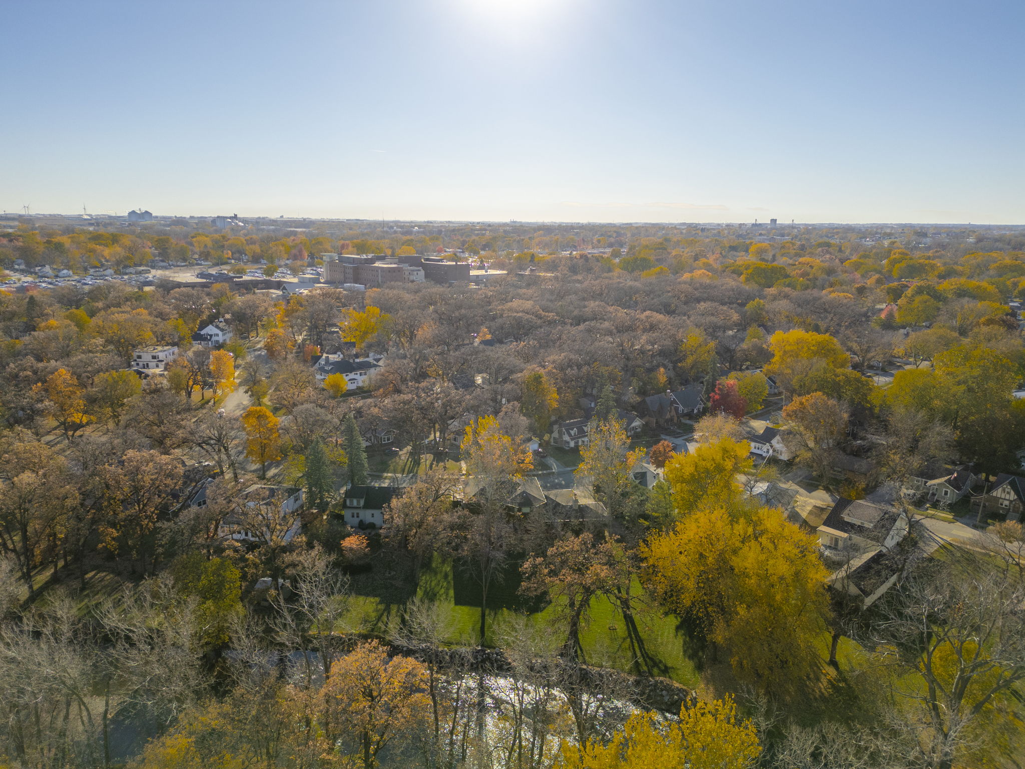 Mason City, Iowa, 50401, United States, 5 Bedrooms Bedrooms, ,3 BathroomsBathrooms,Residential,For Sale,1974101