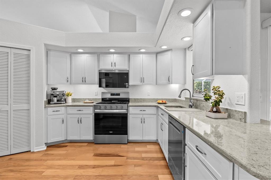 Tarpon Springs, Florida, 34689, United States, 3 Bedrooms Bedrooms, ,2 BathroomsBathrooms,Residential,For Sale,1941814