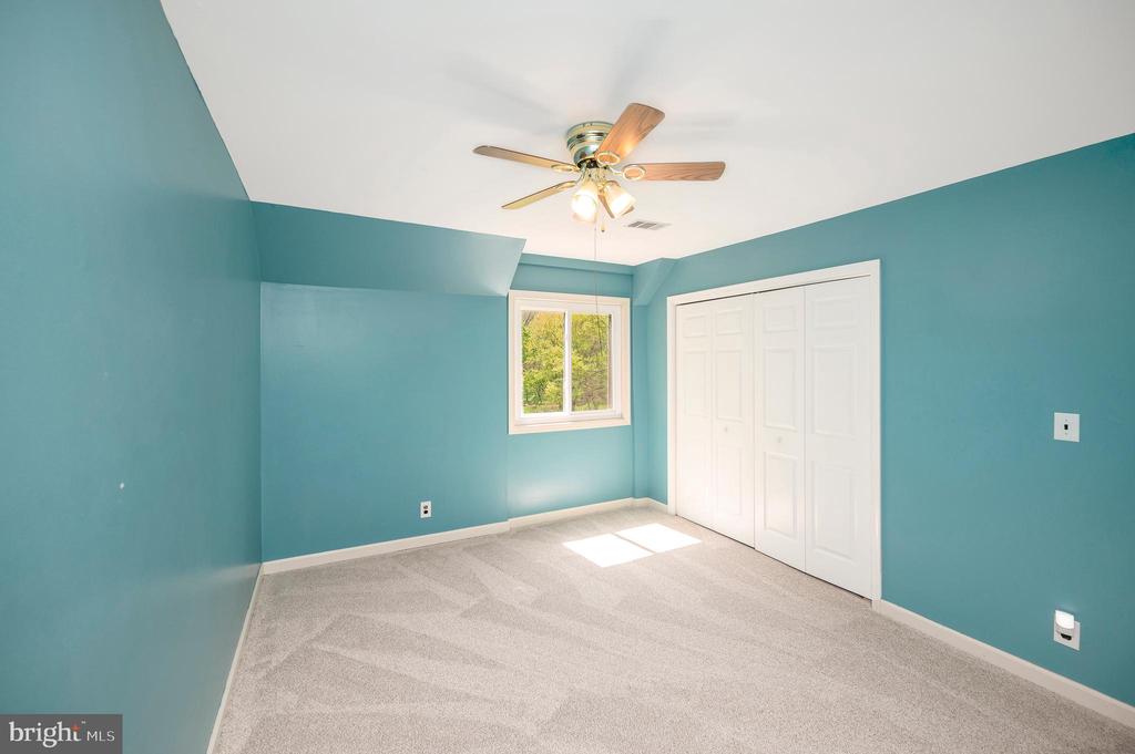 Linden, Virginia, 22642, United States, 5 Bedrooms Bedrooms, ,4 BathroomsBathrooms,Residential,For Sale,2037897