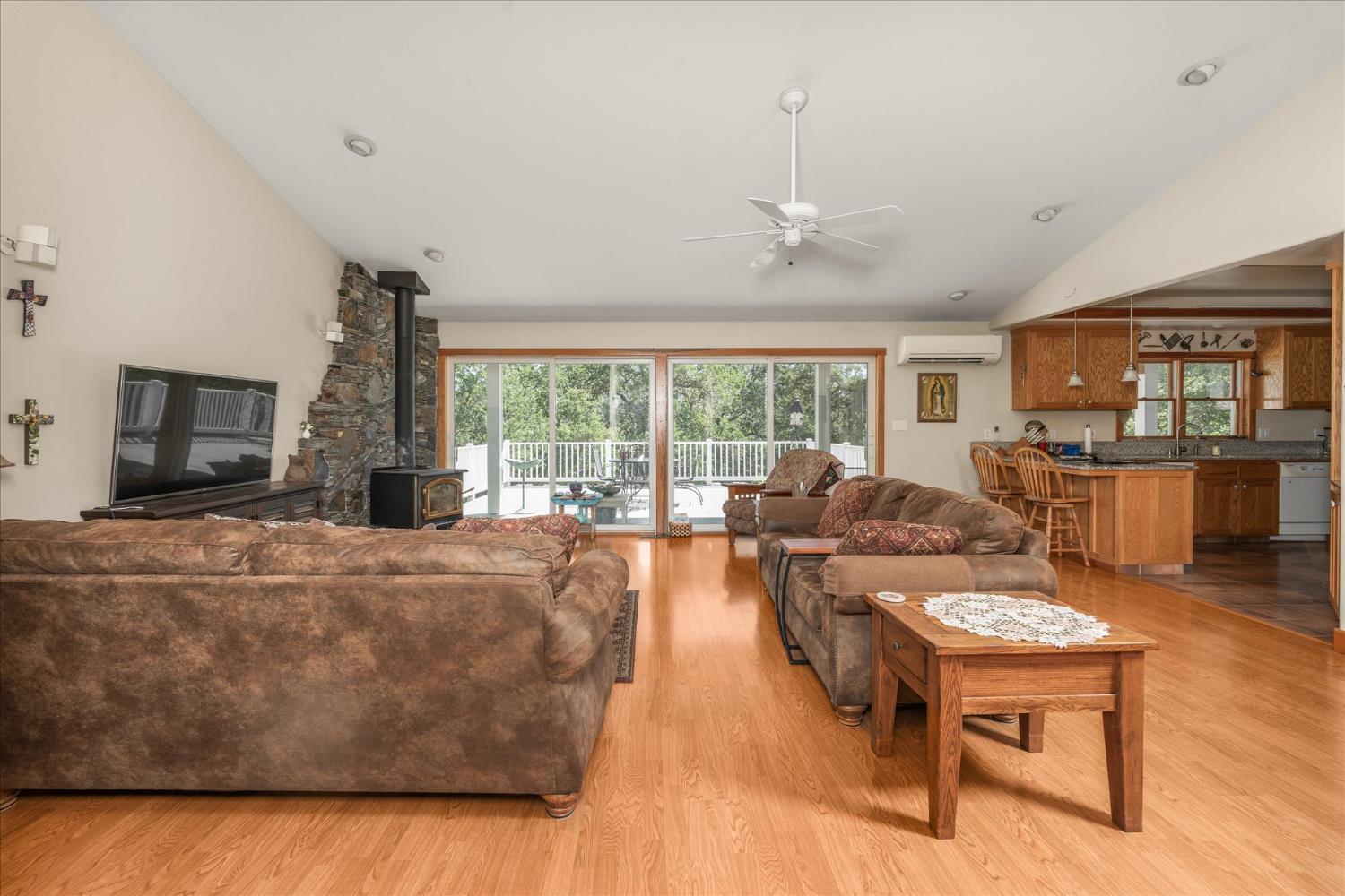 North Fork, California, 93643, United States, 4 Bedrooms Bedrooms, ,3 BathroomsBathrooms,Residential,For Sale,1974924