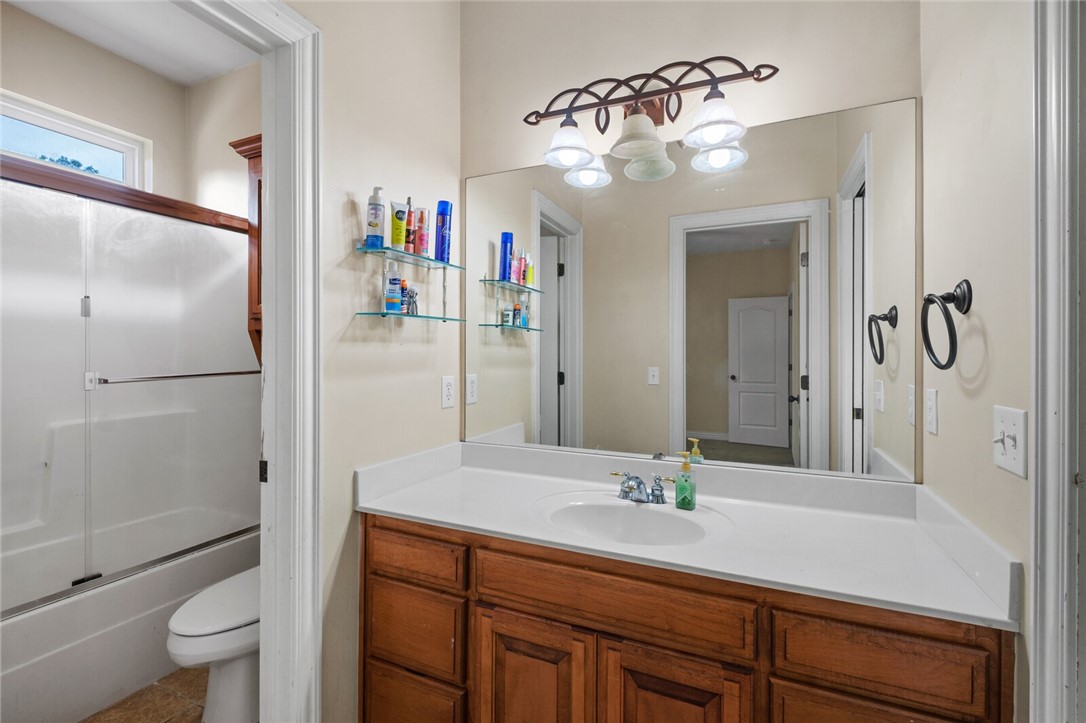 Rogers, Arkansas, 72758, United States, 4 Bedrooms Bedrooms, ,3 BathroomsBathrooms,Residential,For Sale,1821426