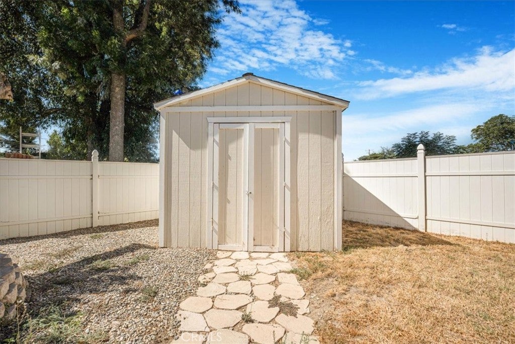Cherry Valley, California, 92223, United States, 3 Bedrooms Bedrooms, ,2 BathroomsBathrooms,Residential,For Sale,1942767