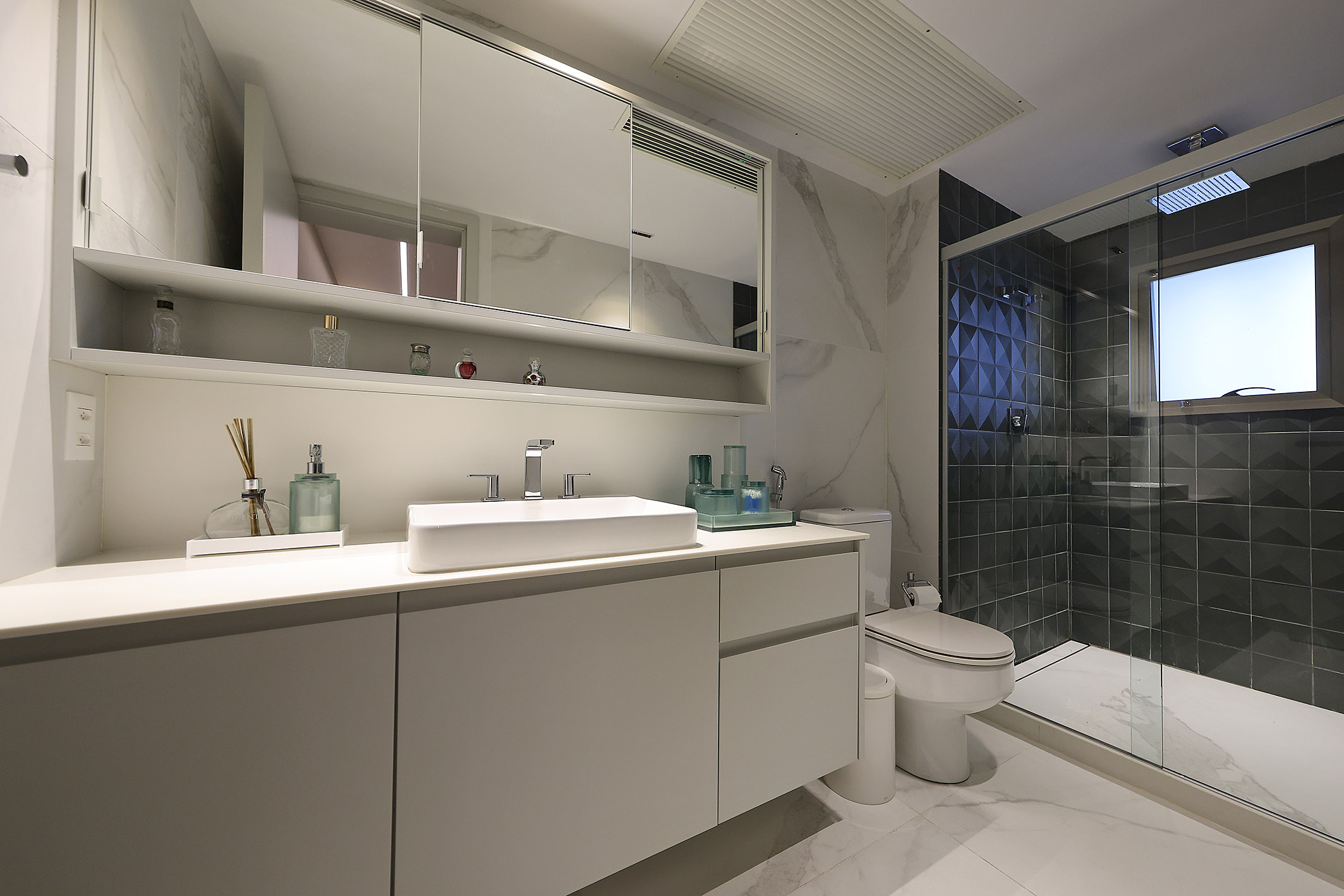  Uninterrupted Ocean Views in a One-of-a-Kind Penthouse in Leblon - 物件實景
