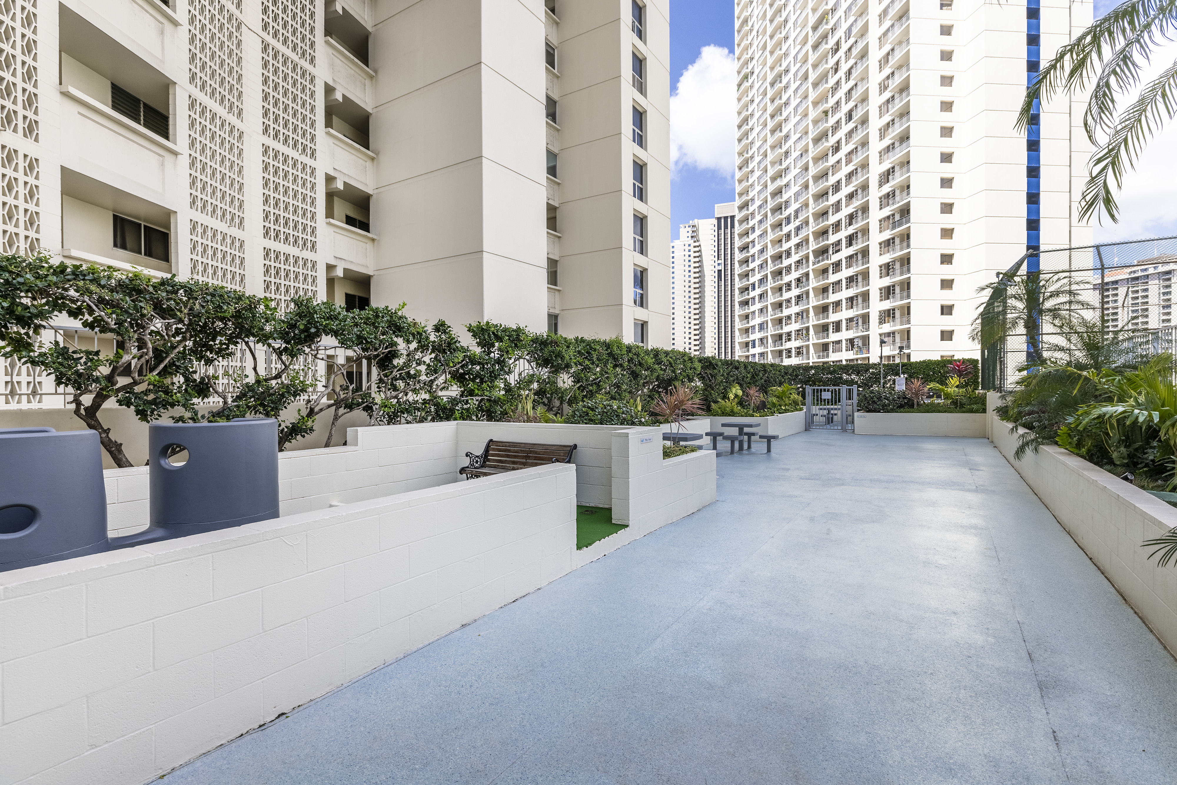 Honolulu, Hawaii, 96815, United States, 2 Bedrooms Bedrooms, ,2 BathroomsBathrooms,Residential,For Sale,1980604