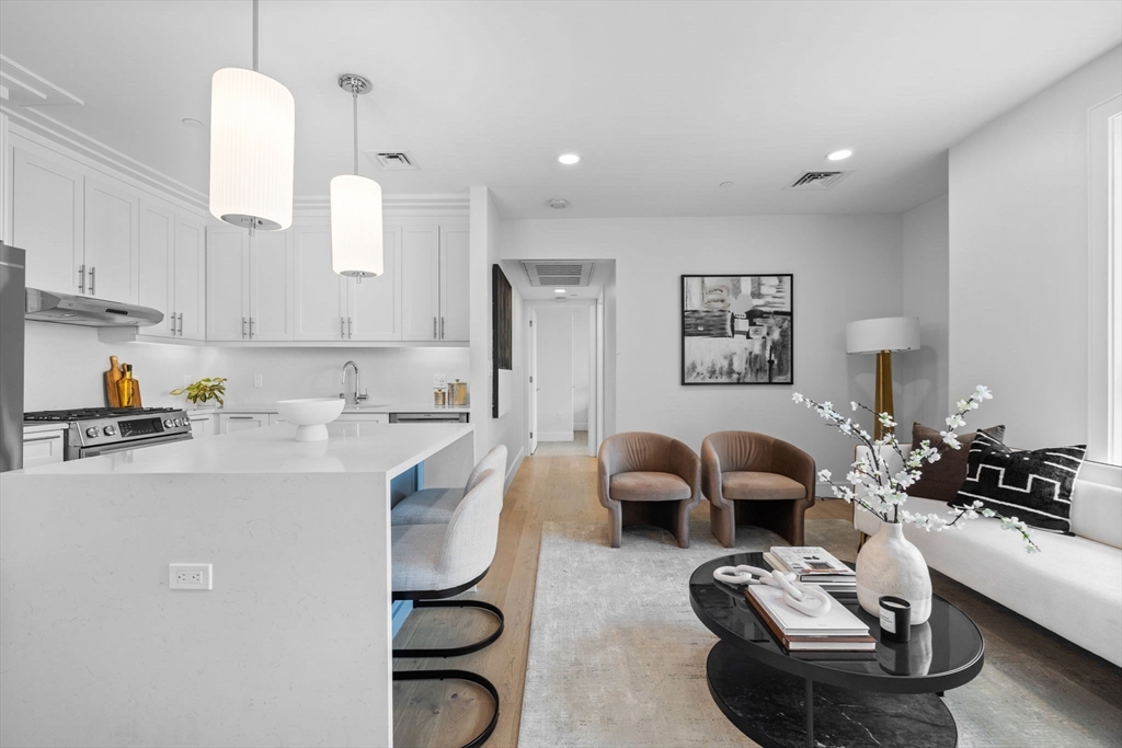 Boston, Massachusetts, 02128, United States, 2 Bedrooms Bedrooms, ,2 BathroomsBathrooms,Residential,For Sale,1973819