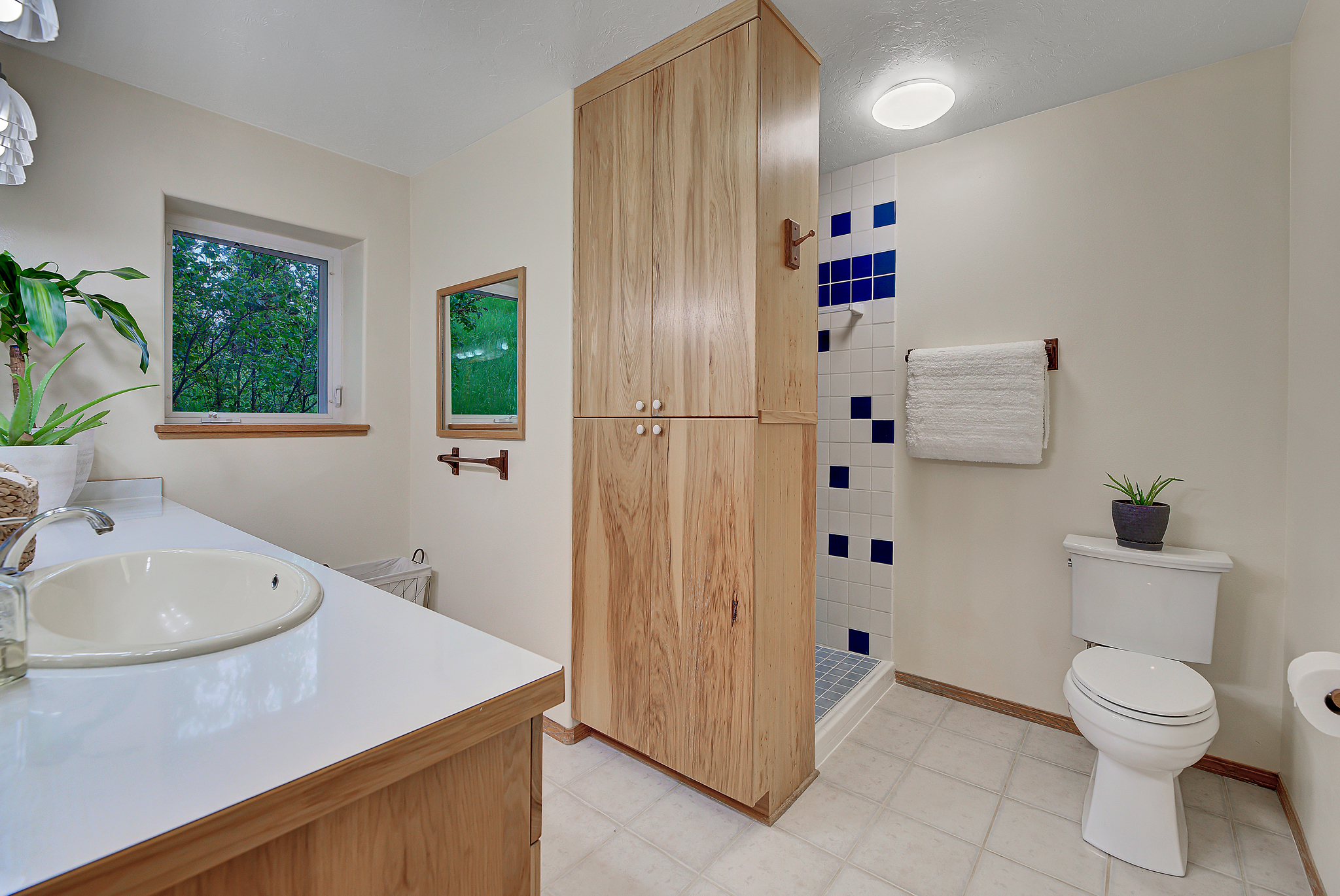 Helmville, Montana, 59743, United States, 3 Bedrooms Bedrooms, ,4 BathroomsBathrooms,Residential,For Sale,1975948