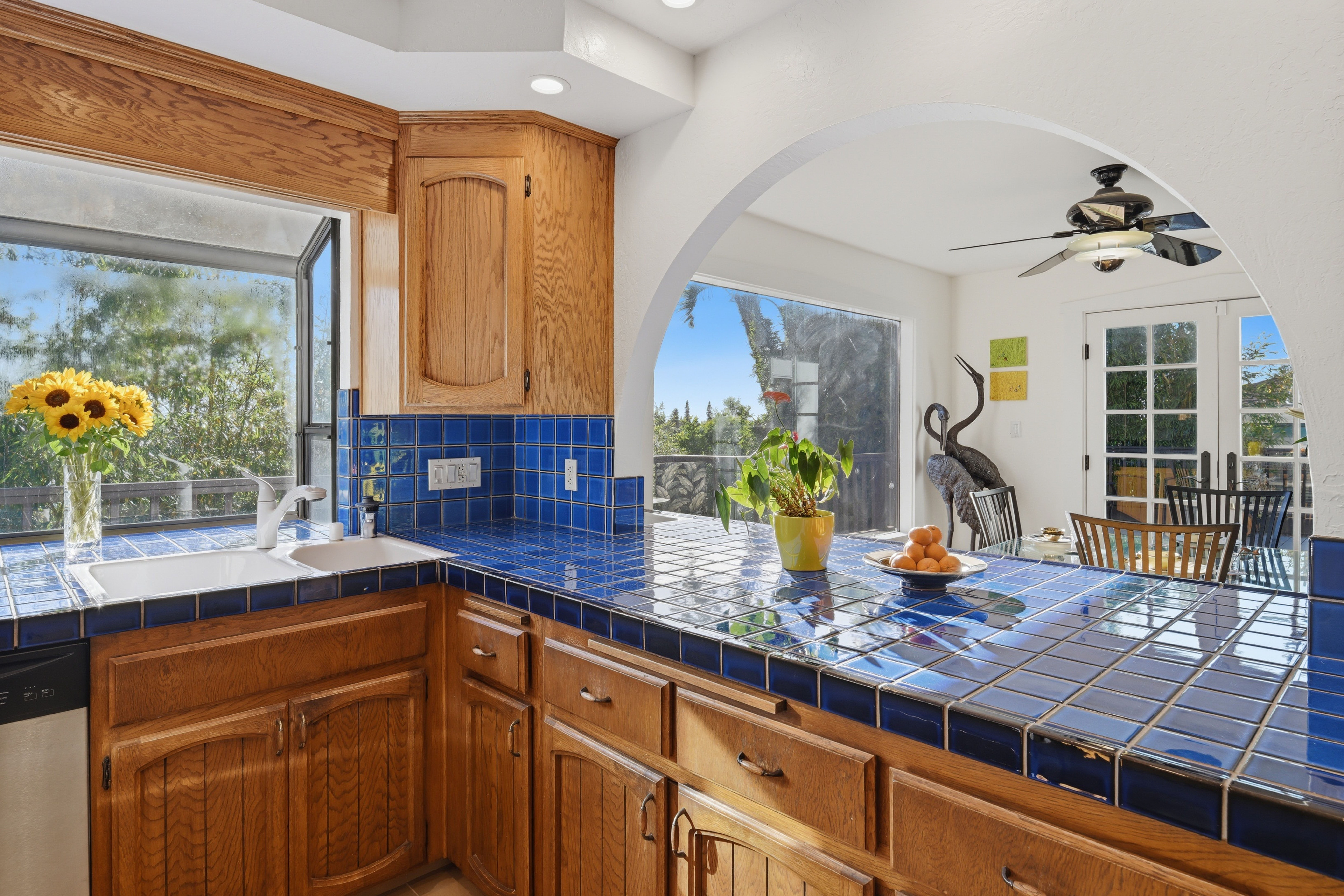  Timeless Downtown Elegance in Hayward’s Historic Prospect Hill - 物件實景