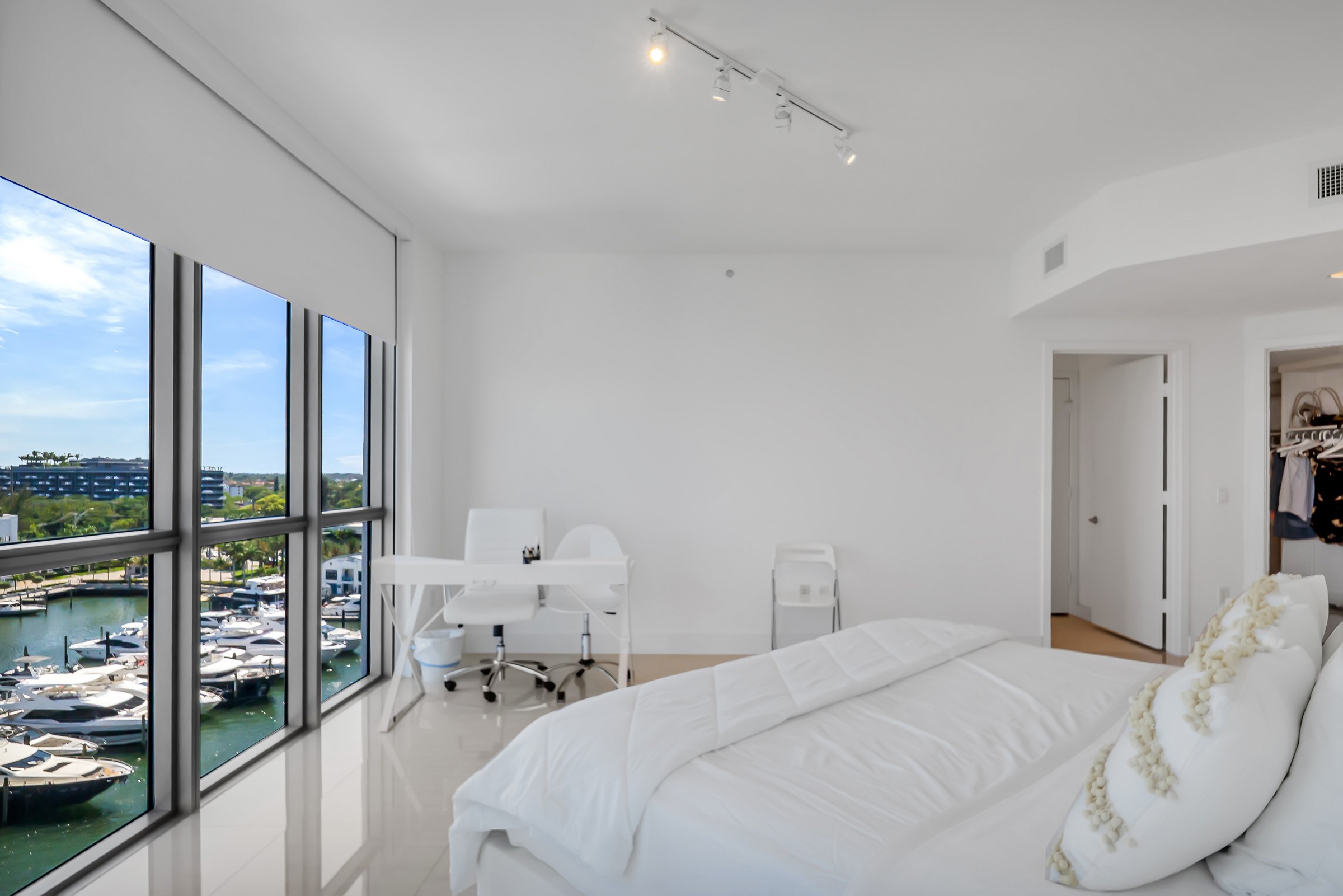  17301 Biscayne Blvd, North Miami Beach, FL, 33160 - 物件實景