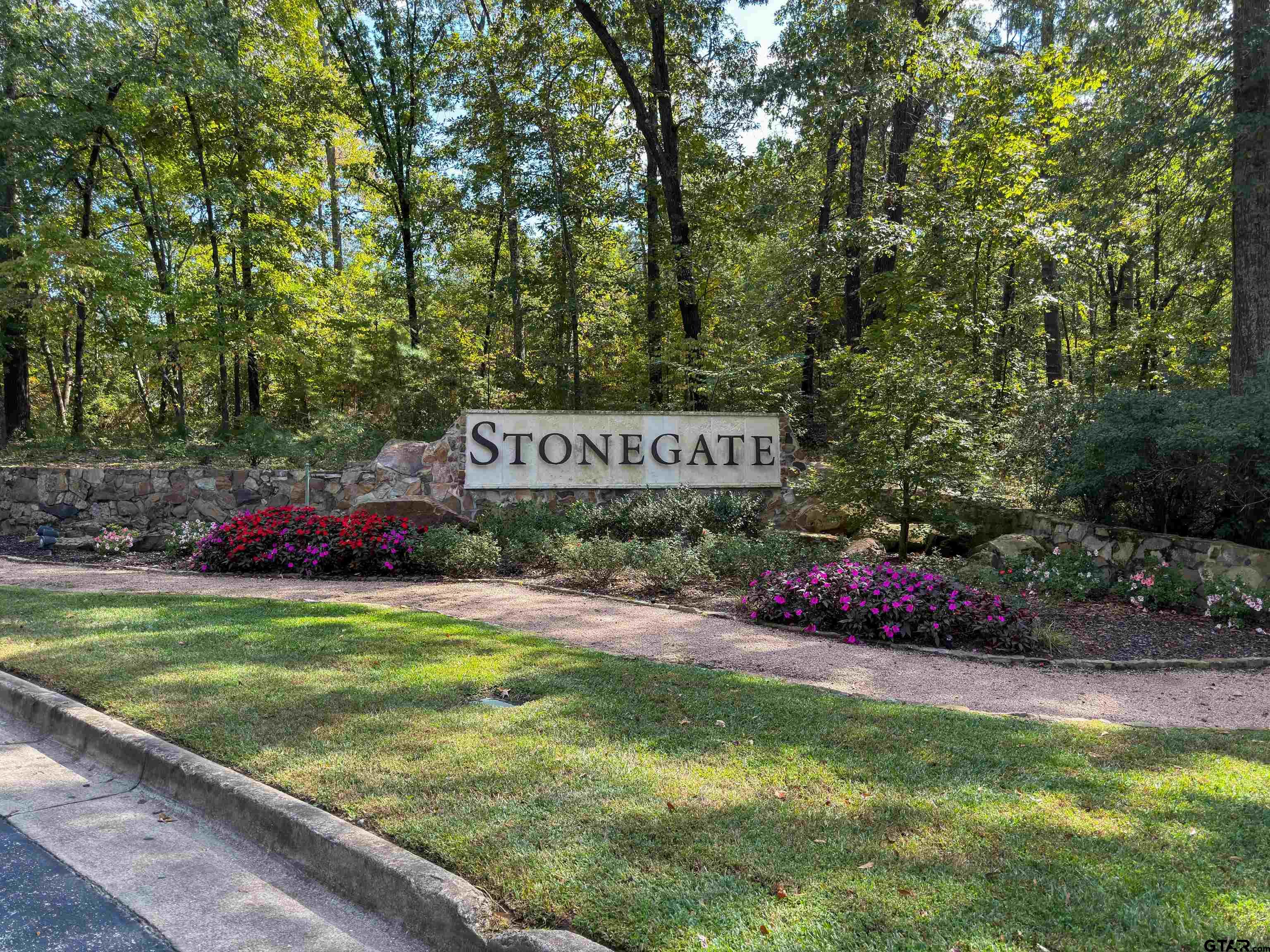 Tyler, Texas, 75703, United States, 4 Bedrooms Bedrooms, ,4 BathroomsBathrooms,Residential,For Sale,1970212